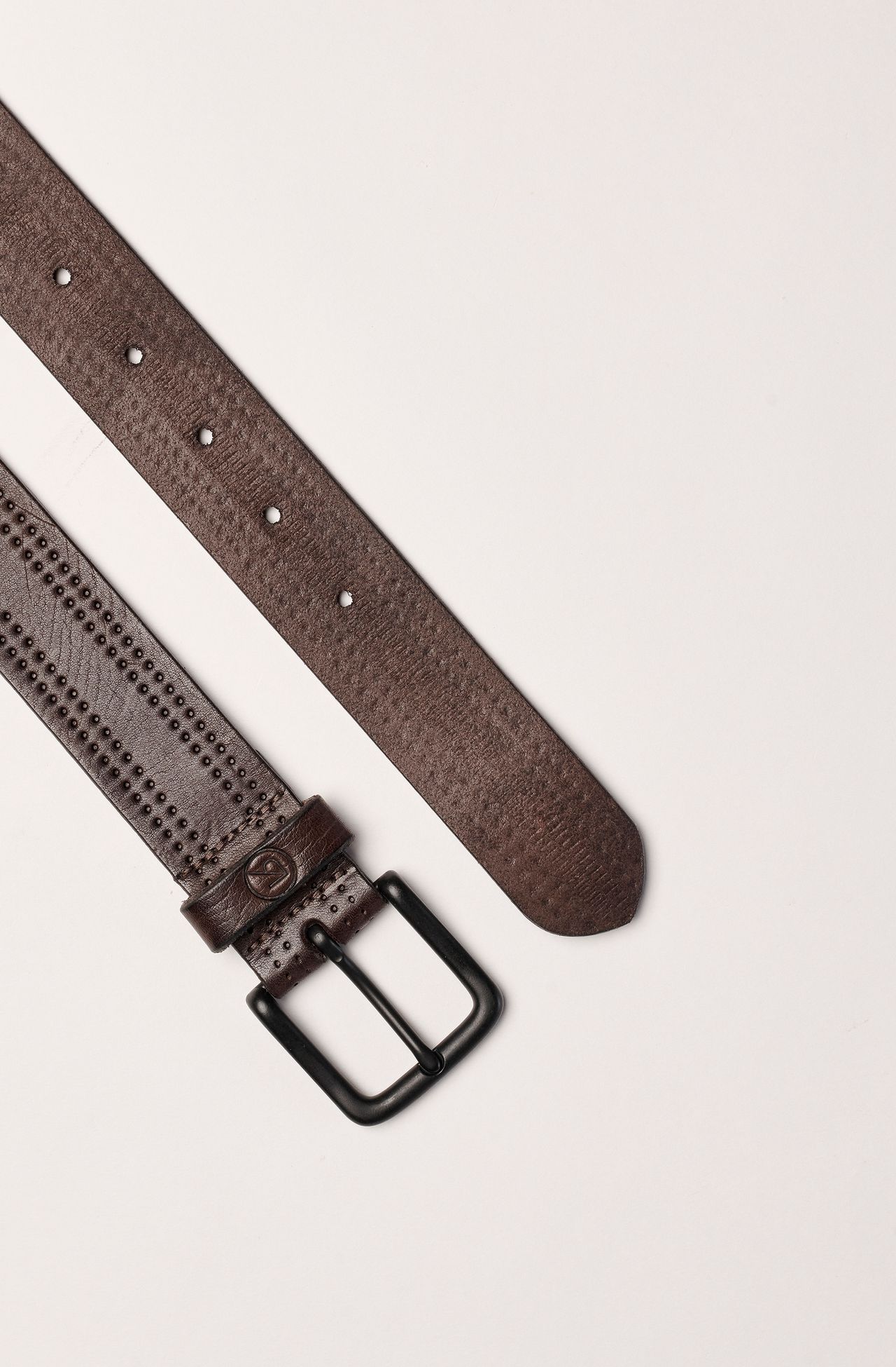 0489DAZ00021_795_1-CINTO-CASUAL-DETALHAE-PESPONTADO-EM-COURO-MARROM