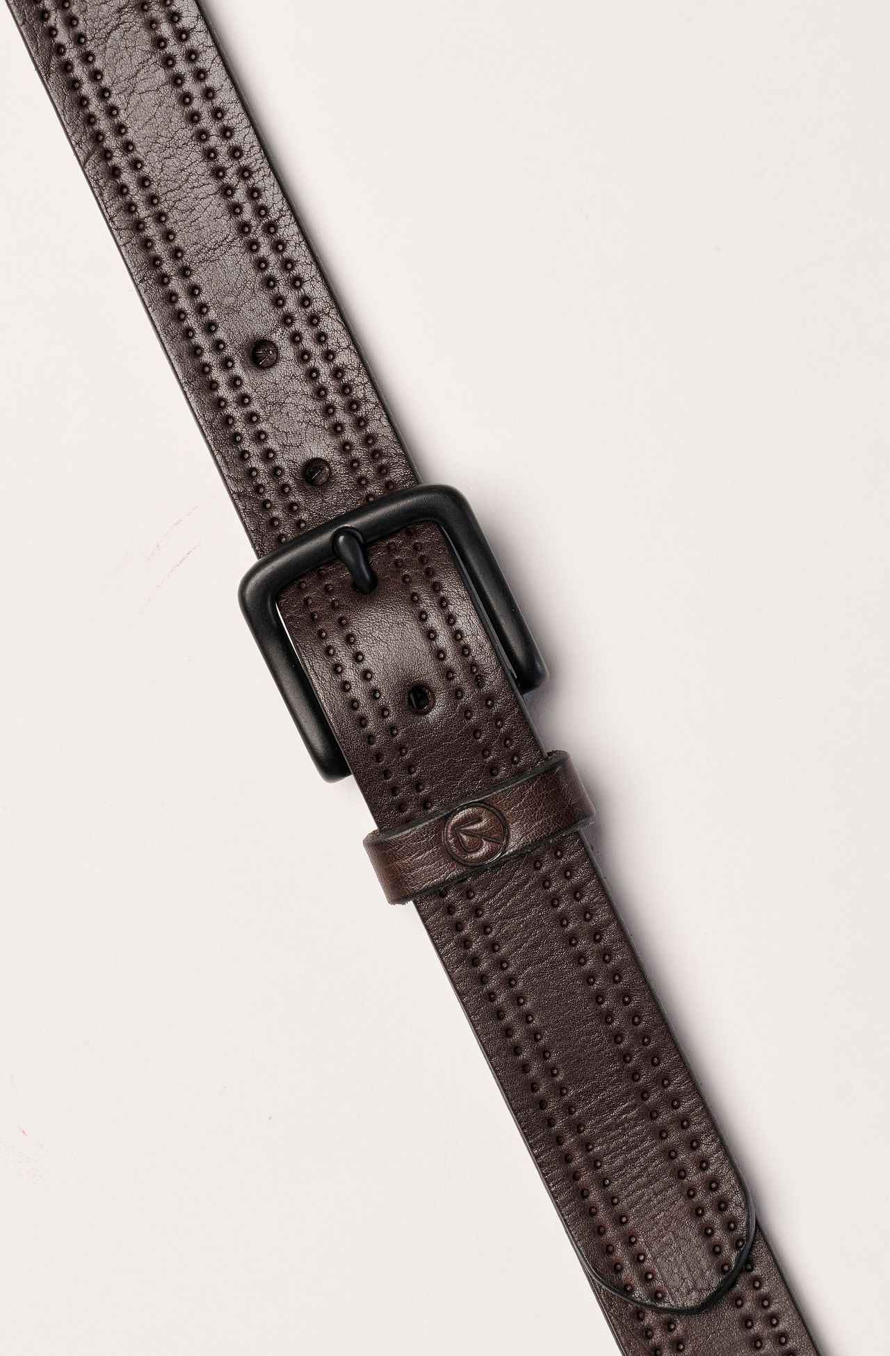 0489DAZ00021_795_3-CINTO-CASUAL-DETALHAE-PESPONTADO-EM-COURO-MARROM