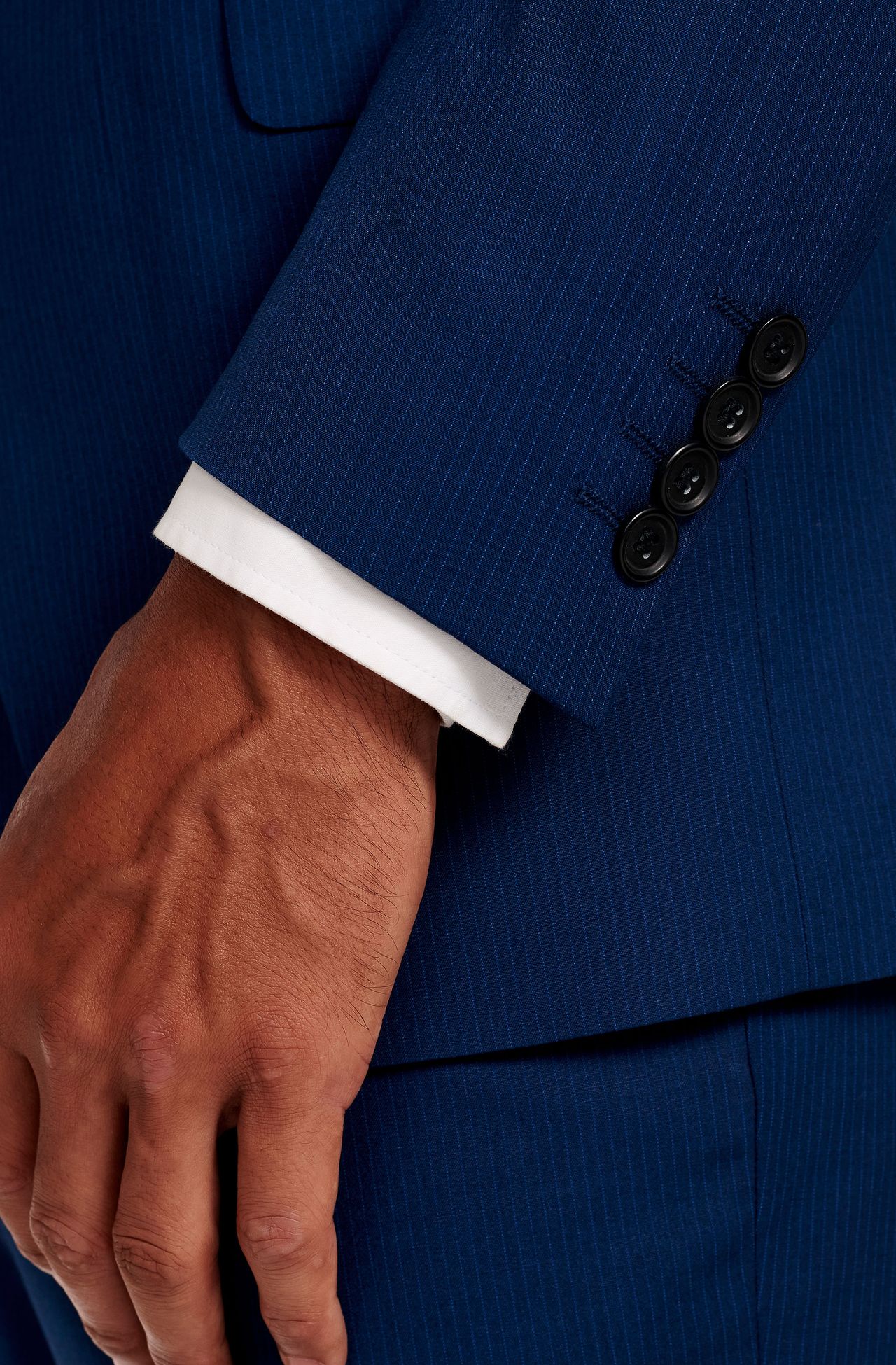 2022FFR20723_580_4-COSTUME-02-BOTOES-MODELAGEM-REGULAR-FIT