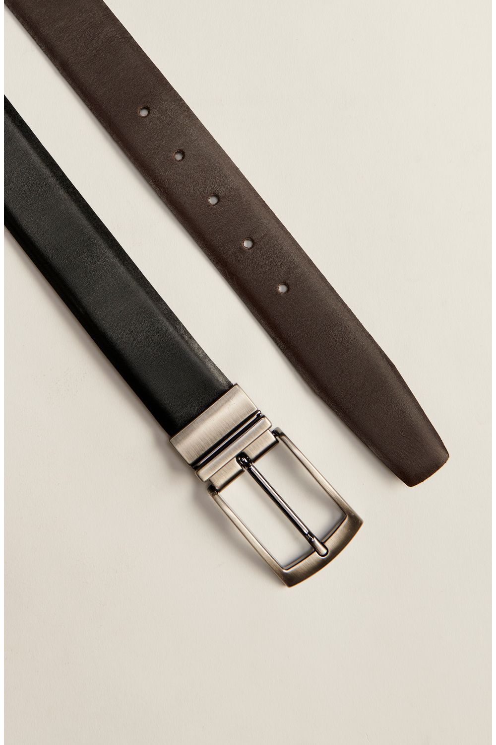 0490GAR00025_987_1-CINTO-SOCIAL-COURO-DUPLA-FACE-PRETO-E-CAFE-COM-BORDA-BAIXO-RELEVO