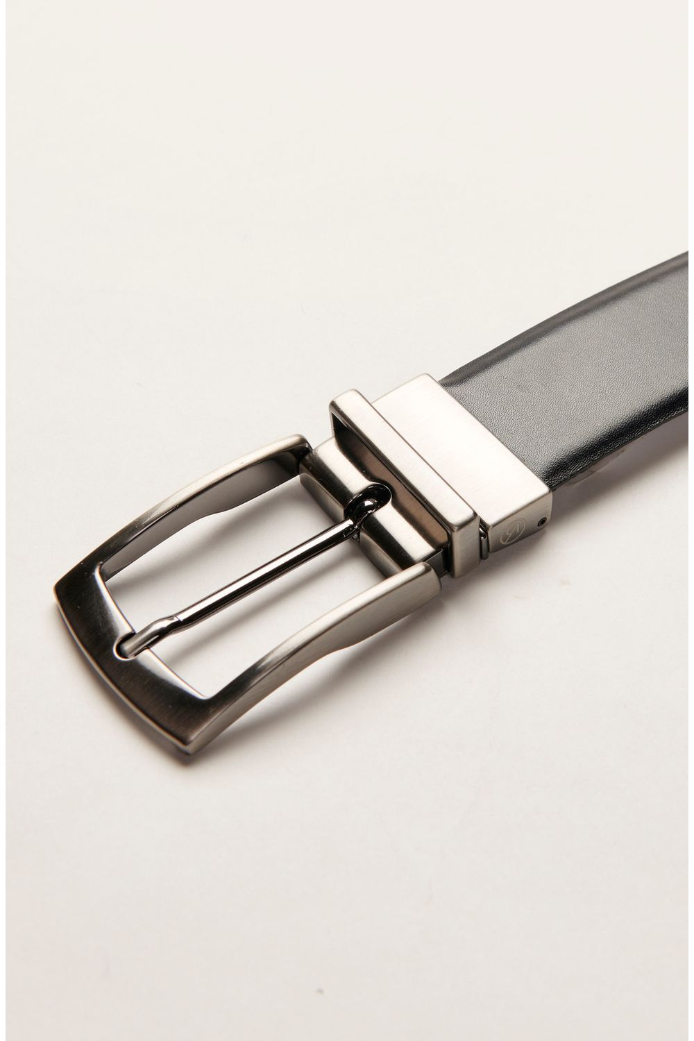 0490GAR00025_987_2-CINTO-SOCIAL-COURO-DUPLA-FACE-PRETO-E-CAFE-COM-BORDA-BAIXO-RELEVO