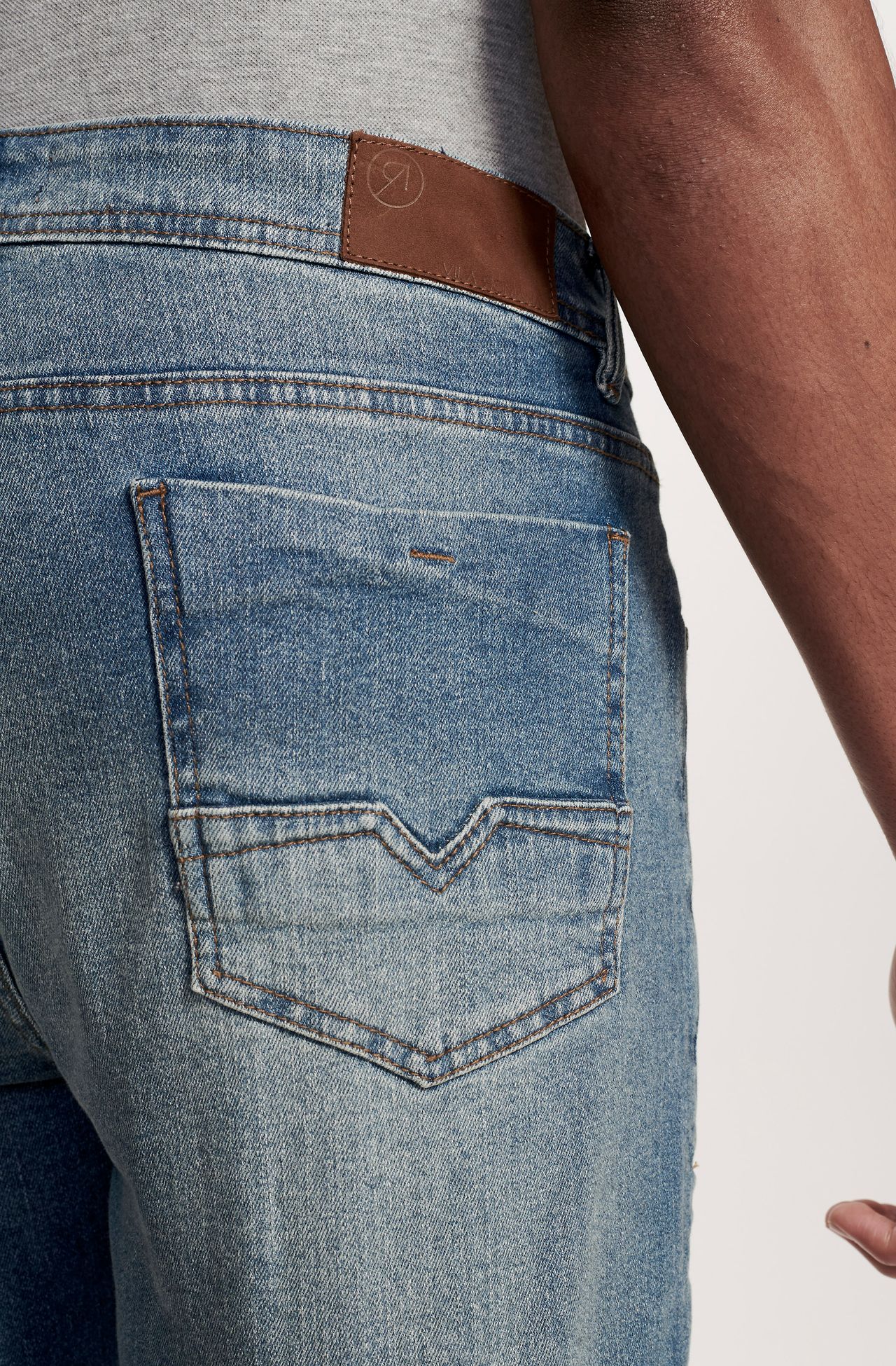 4246BCZ00220_585_3-CALCA-JEANS-SUPER-STONE-BASIC-FIT-AZUL-CLARO