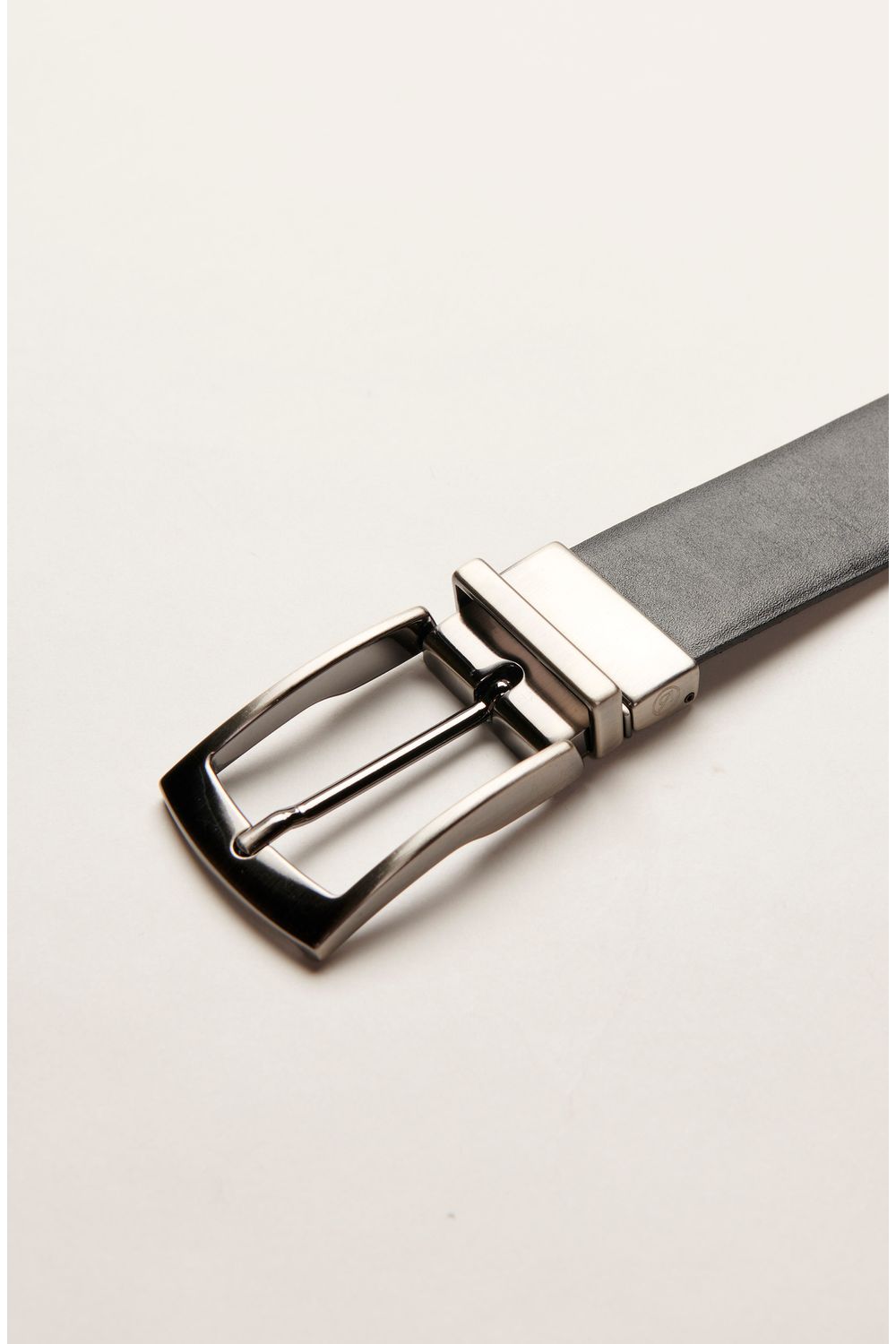 0493GAR00008_987_2-CINTO-SOCIAL-COURO-DUPLA-FACE-PRETO-E-CAFE-COM-BORDA-RETA