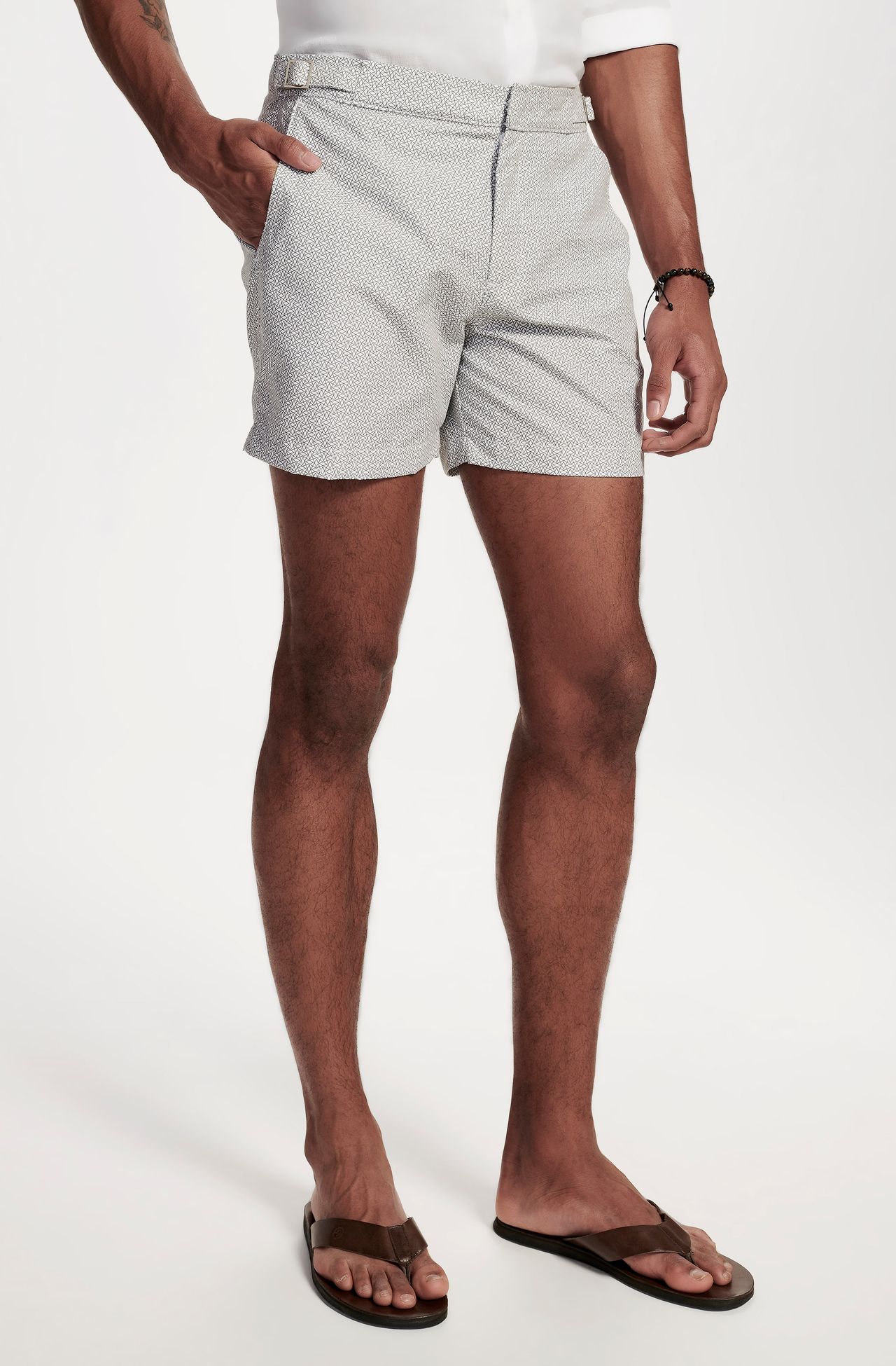 1633BCZ00018_683_2-SHORTS-MICROFIBRA-ALFAIATARIA-RELAXED-COM-ESTAMPA-GEOMETRICA-VERDE