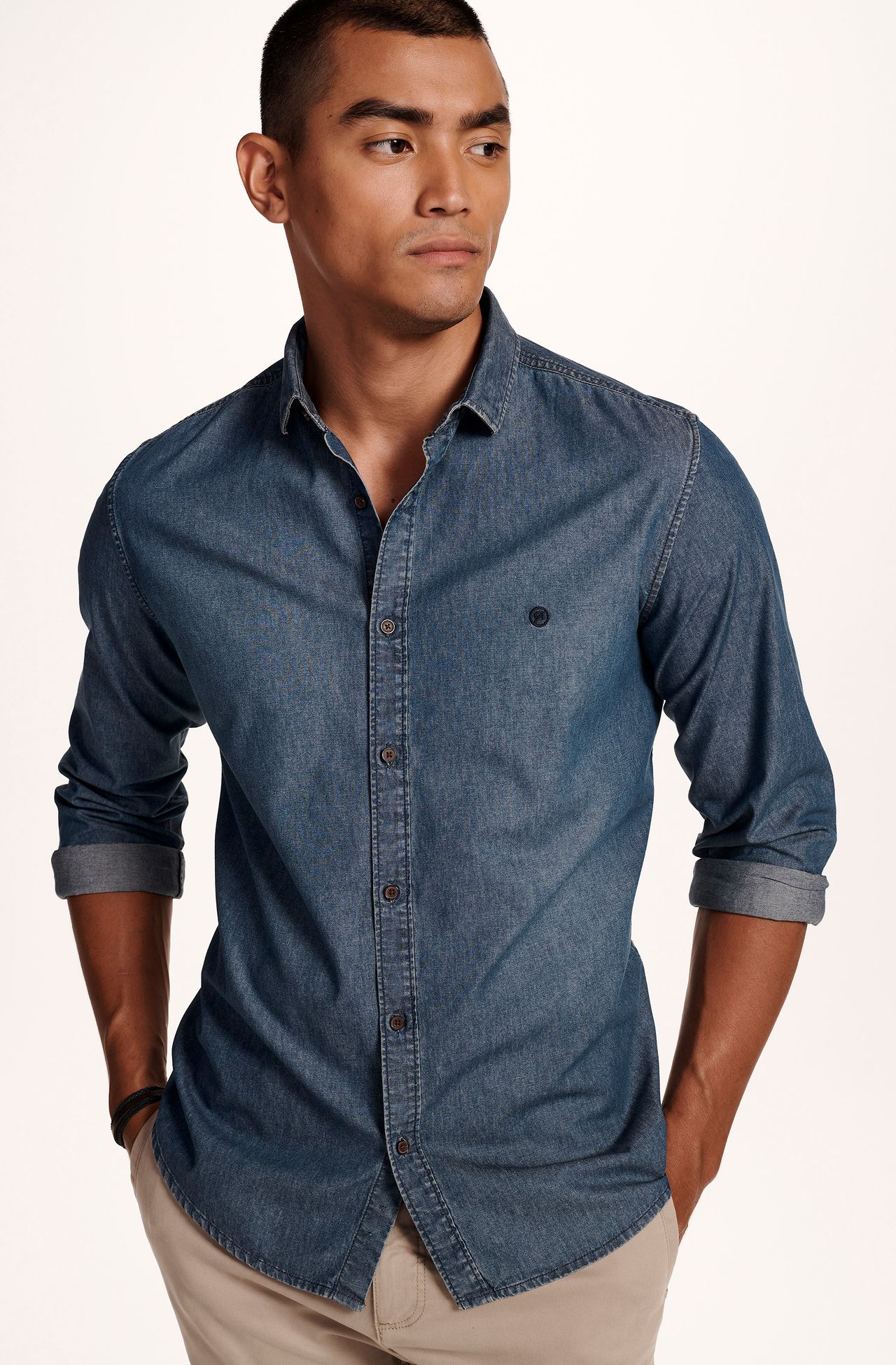 2500XCZ10082_590_1-CAMISA-CASUAL-MANGA-LONGA-INDIGO-EM-ALGODAO-ESTONADA-AZUL