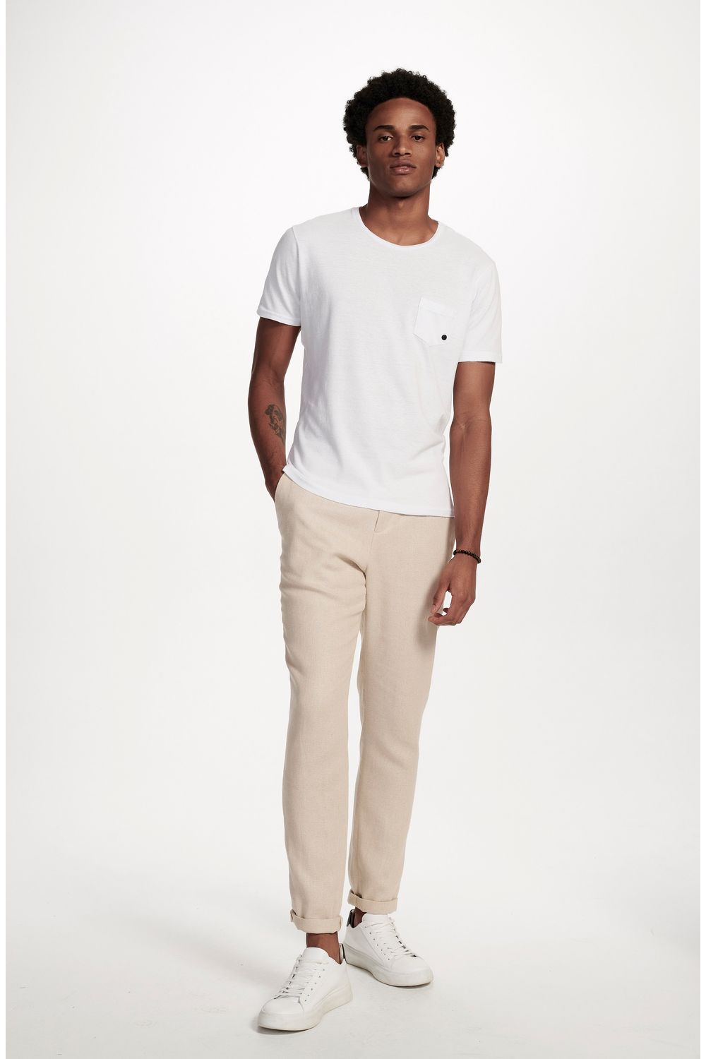 8350CCZ00073_900_1-T-SHIRT-MANGA-CURTA-BOLSO-BOTONE