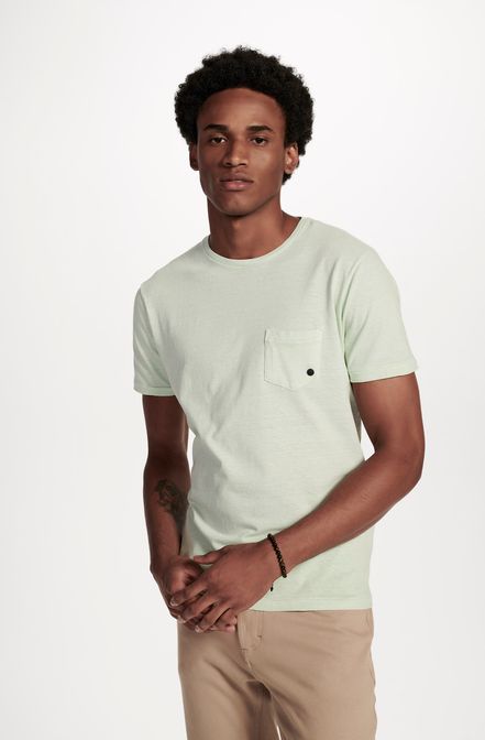 8350CCZ00073_635_2-T-SHIRT-MANGA-CURTA-BOLSO-BOTONE