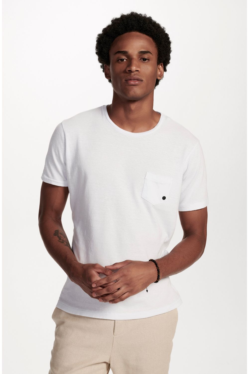 8350CCZ00073_900_2-T-SHIRT-MANGA-CURTA-BOLSO-BOTONE