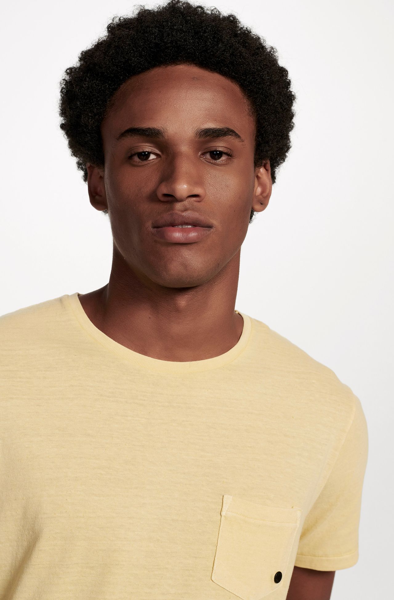 8350CCZ00073_140_3-T-SHIRT-MANGA-CURTA-BOLSO-BOTONE