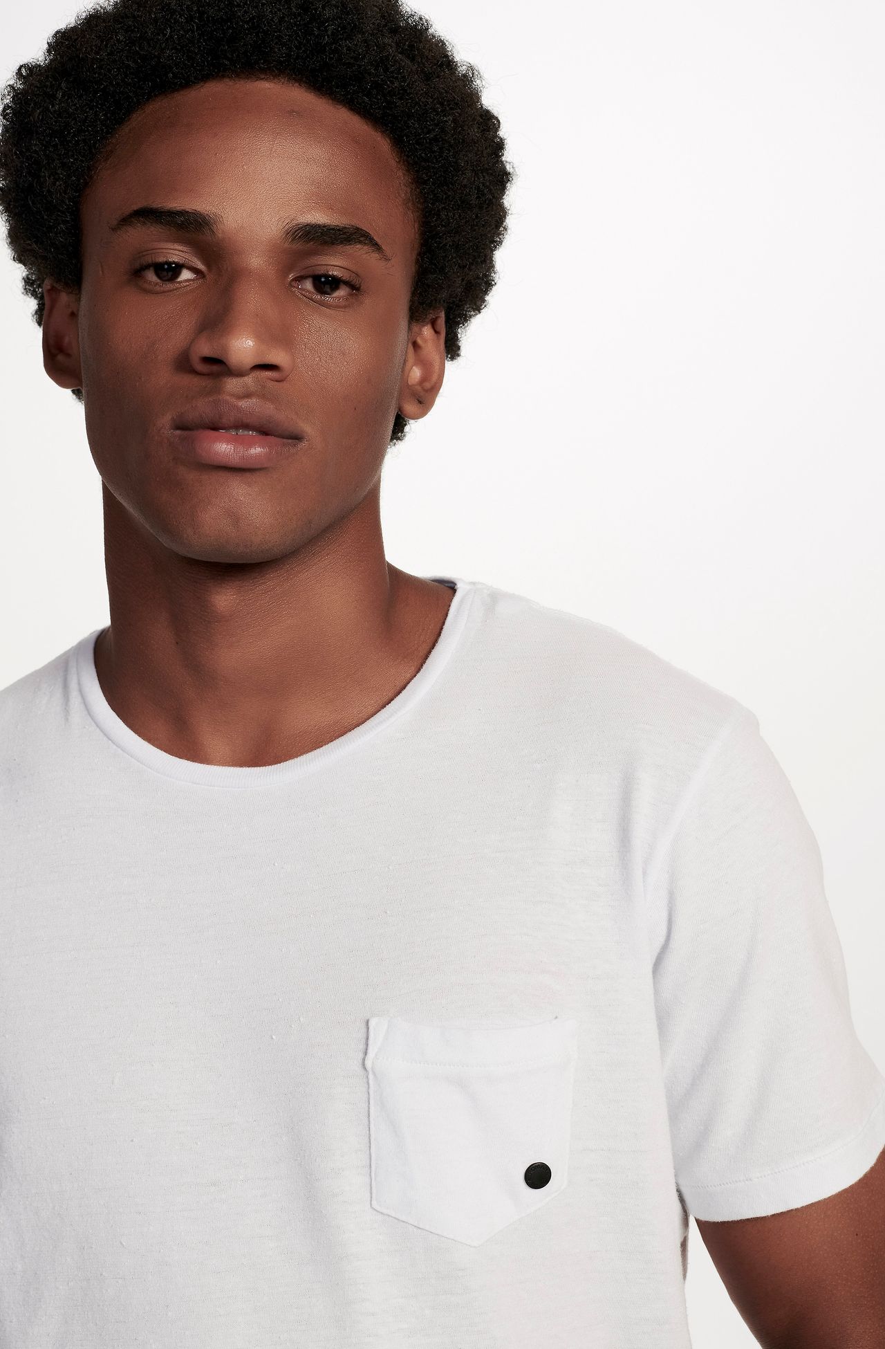 8350CCZ00073_900_3-T-SHIRT-MANGA-CURTA-BOLSO-BOTONE