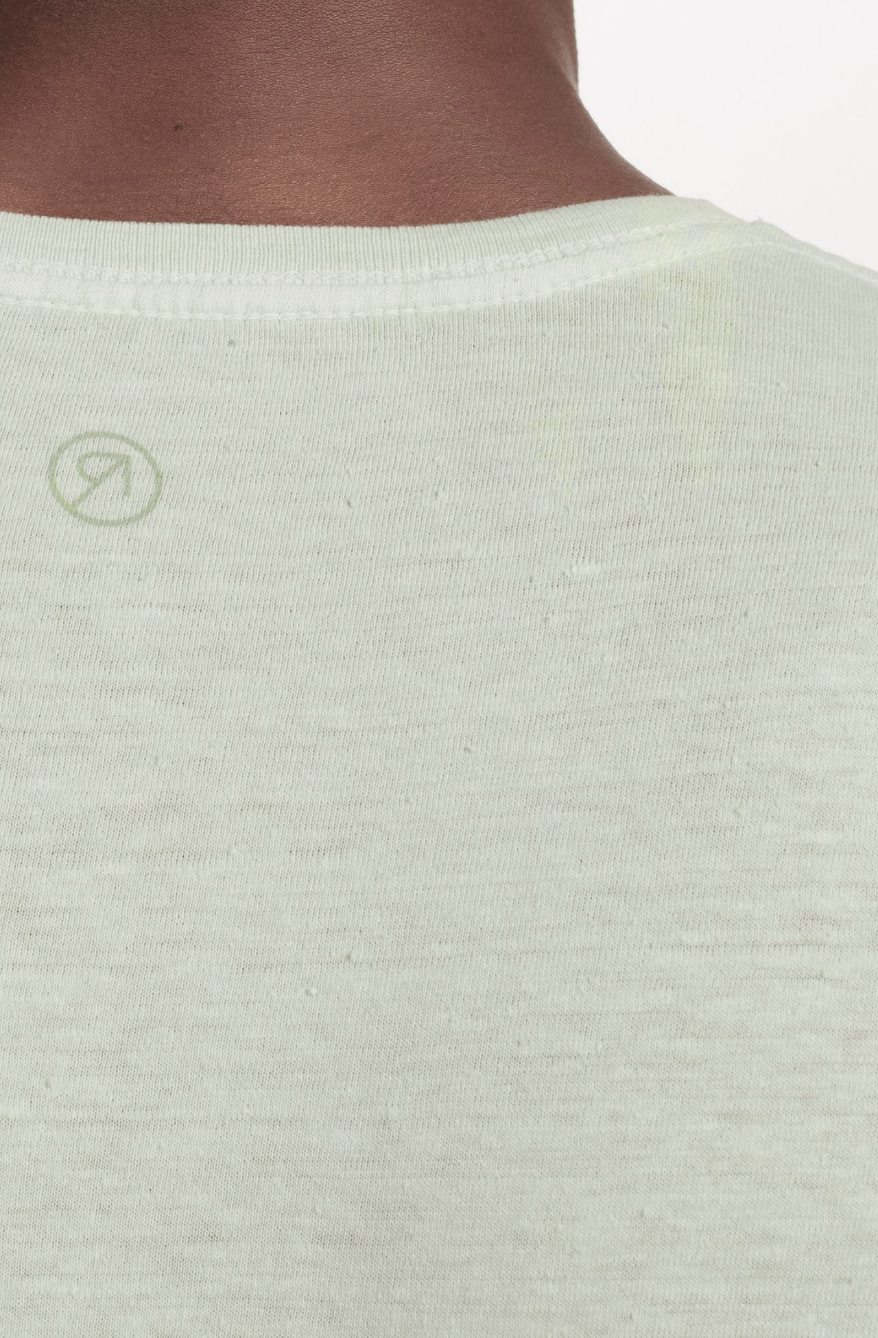 8350CCZ00073_635_4-T-SHIRT-MANGA-CURTA-BOLSO-BOTONE