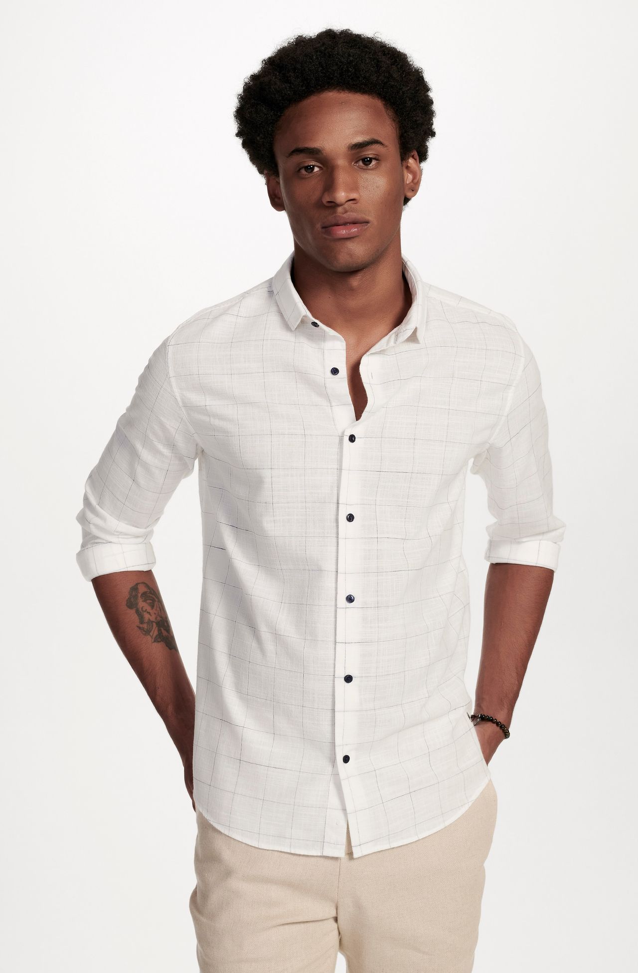 2504XCZ48878_900_2-CAMISA-CASUAL-XADREZ-BRANCA