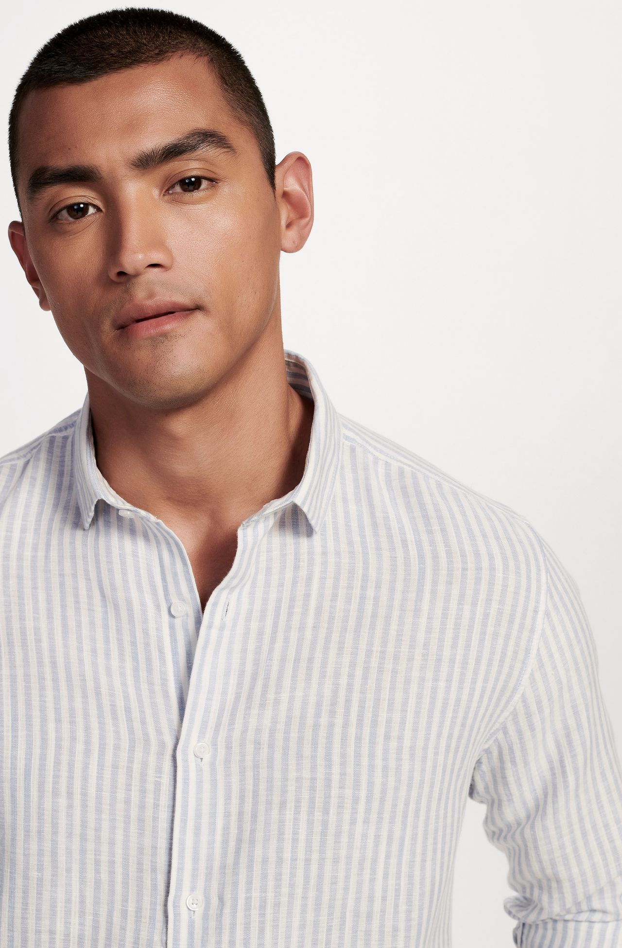 2502XCZ15174_543_3-CAMISA-CASUAL-LISTRADA-DE-LINHO-AZUL-CLARO