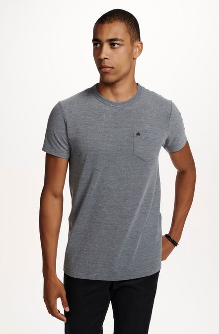 8350CCZ00096_575_2-T-SHIRT-MANGA-CURTA-GOLA-CARECA-PIQUET-COM-BOLSO-AZUL