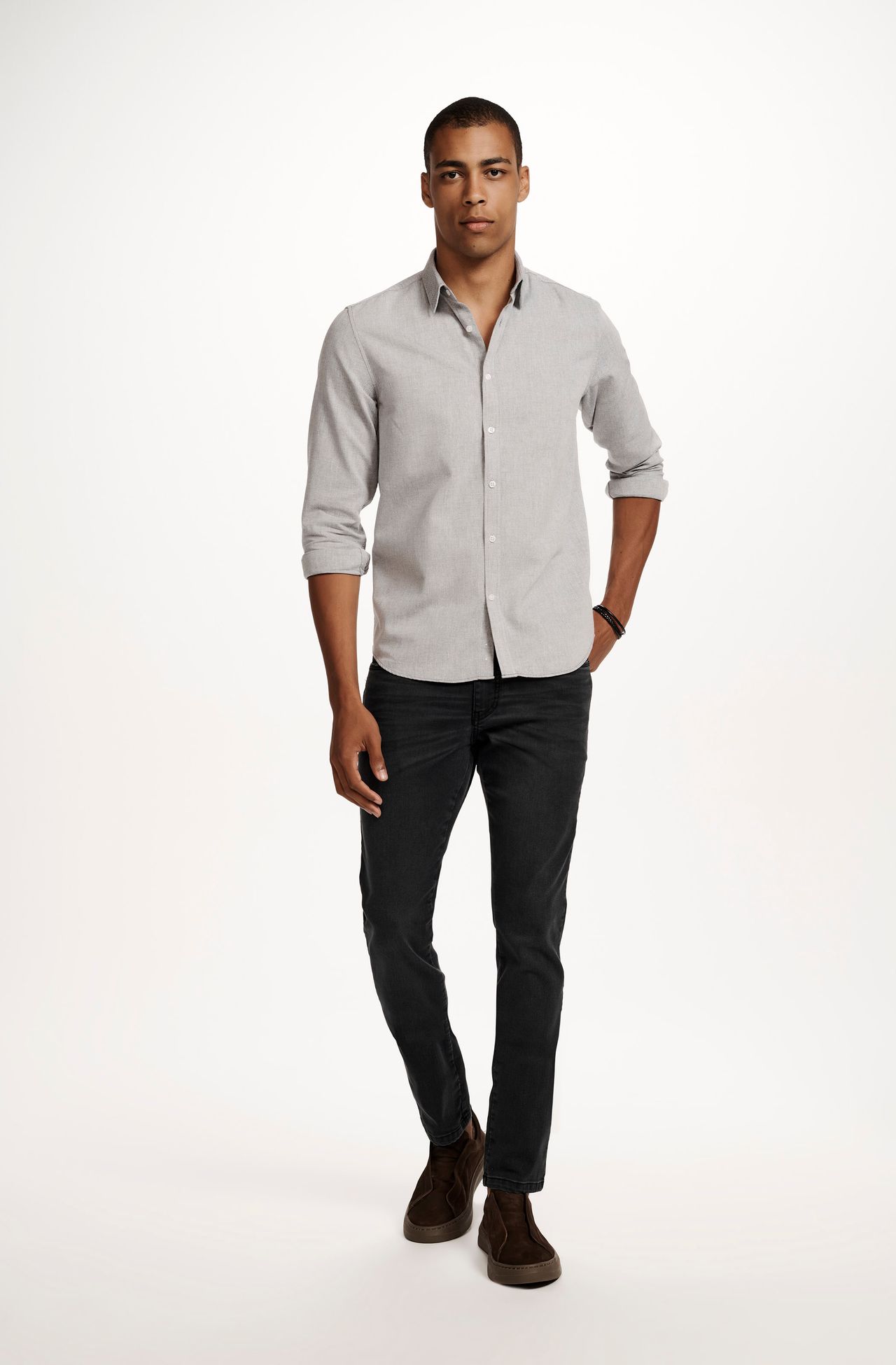 2501VCZ48287_986_1-CAMISA-CASUAL-EM-OXFORD-BRANCO