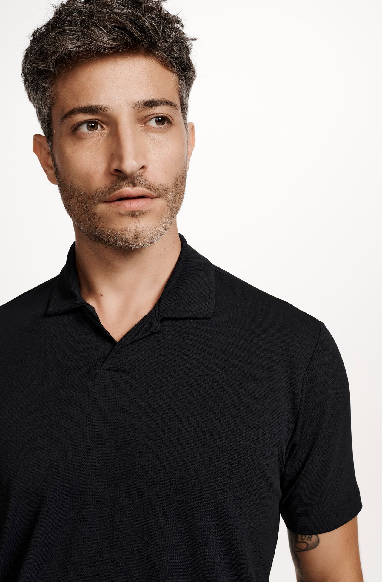 8320ICZ00244_987_4-POLO-ANTI-ODOR-COM-PROTECAO-UV-SEM-BOTAO-MANGA-CURTA-PRETA