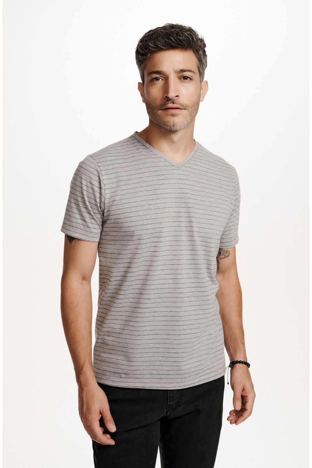 8353BCV00131_945_2-T-SHIRT-MANGA-CURTA-LISTRADA-GOLA-V-VISCOSE-VERDE