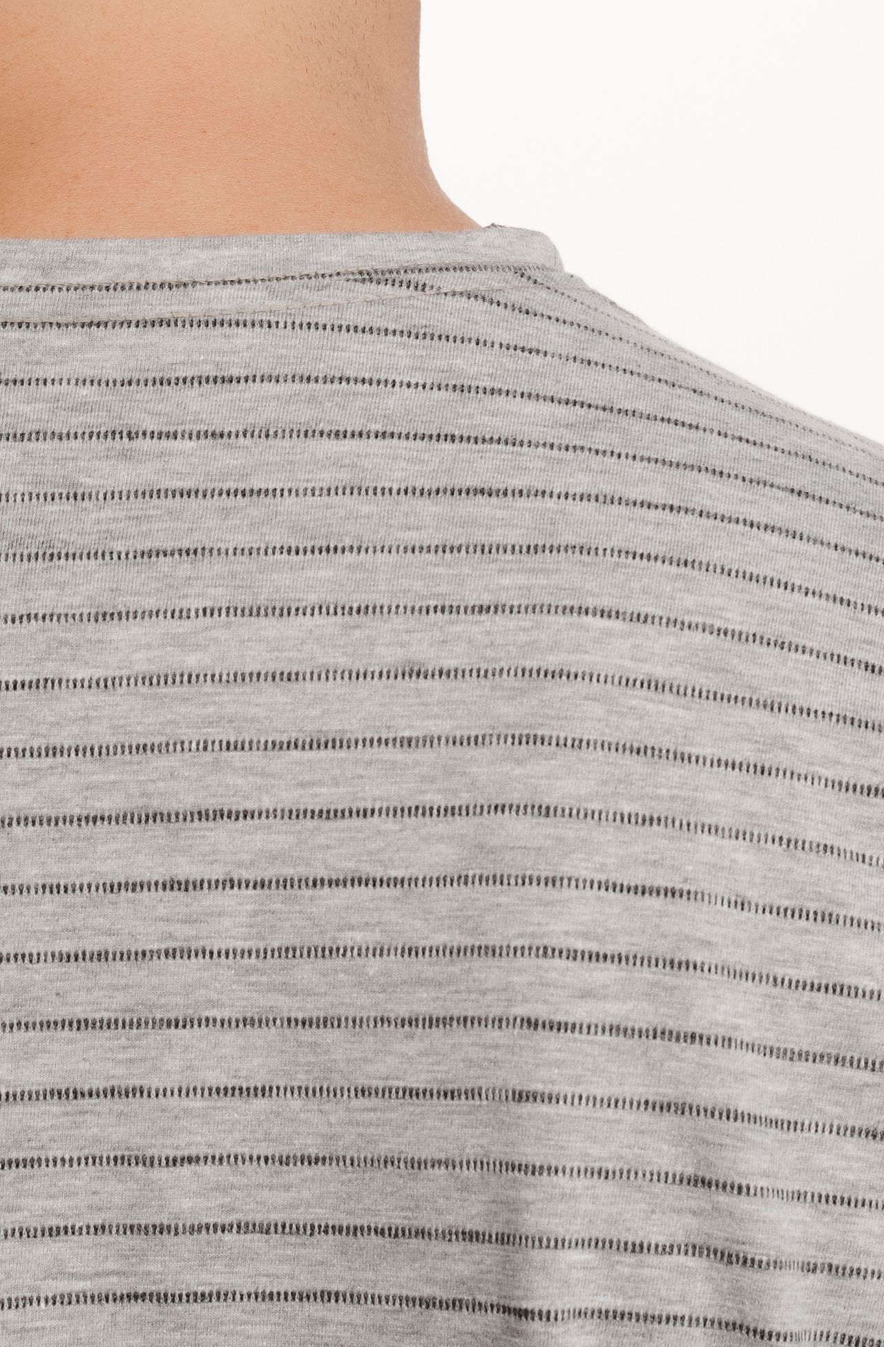 8353BCV00131_945_3-T-SHIRT-MANGA-CURTA-LISTRADA-GOLA-V-VISCOSE-VERDE