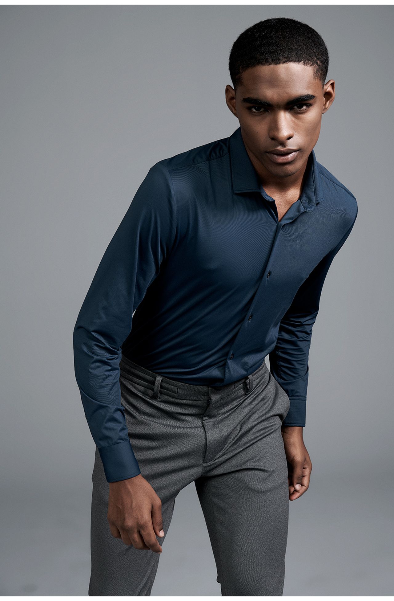 2500GWZ17147_590_1-CAMISA-MALHA-TECH-MANGA-LONGA-AZUL