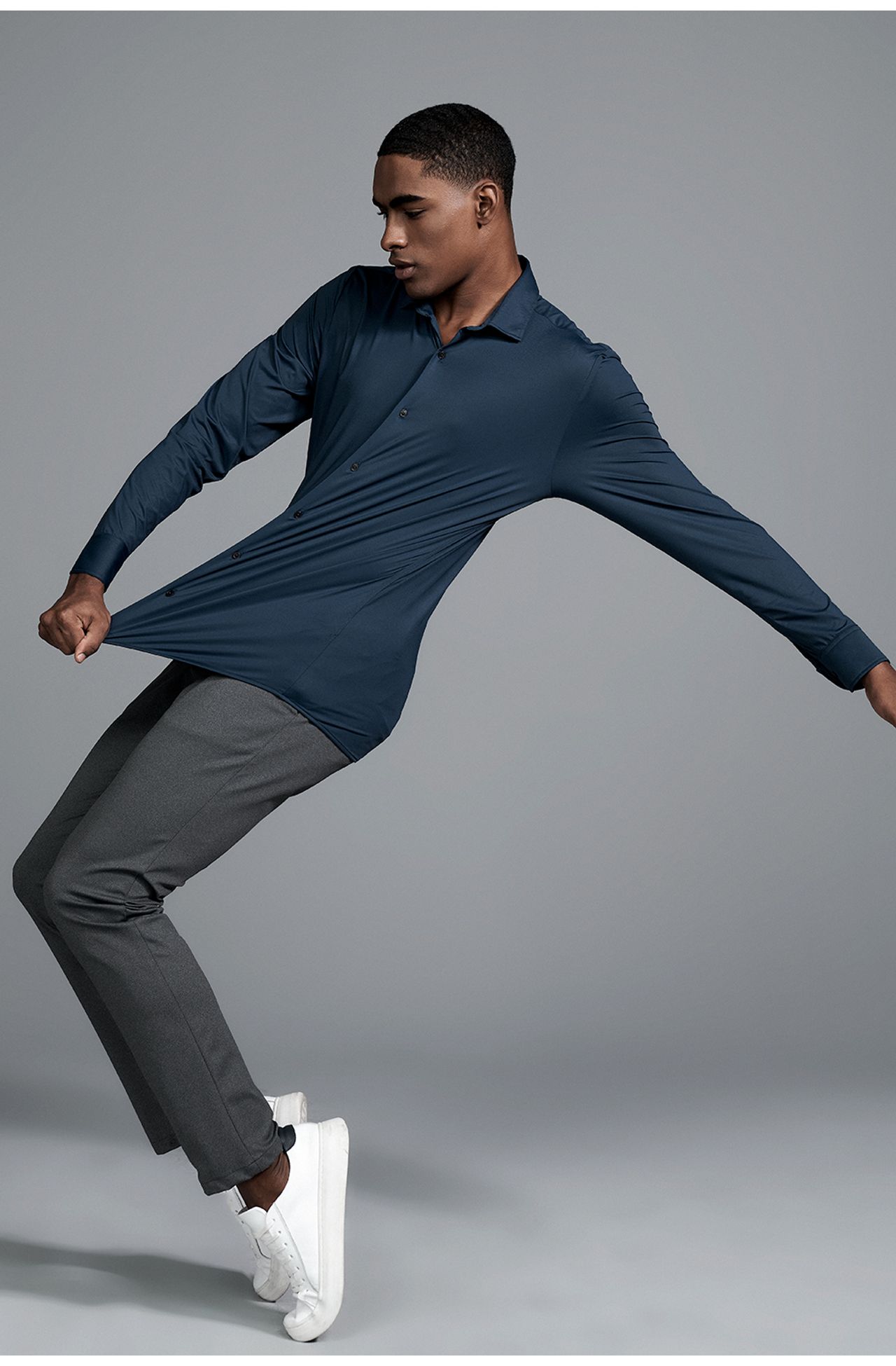 2500GWZ17147_590_2-CAMISA-MALHA-TECH-MANGA-LONGA-AZUL