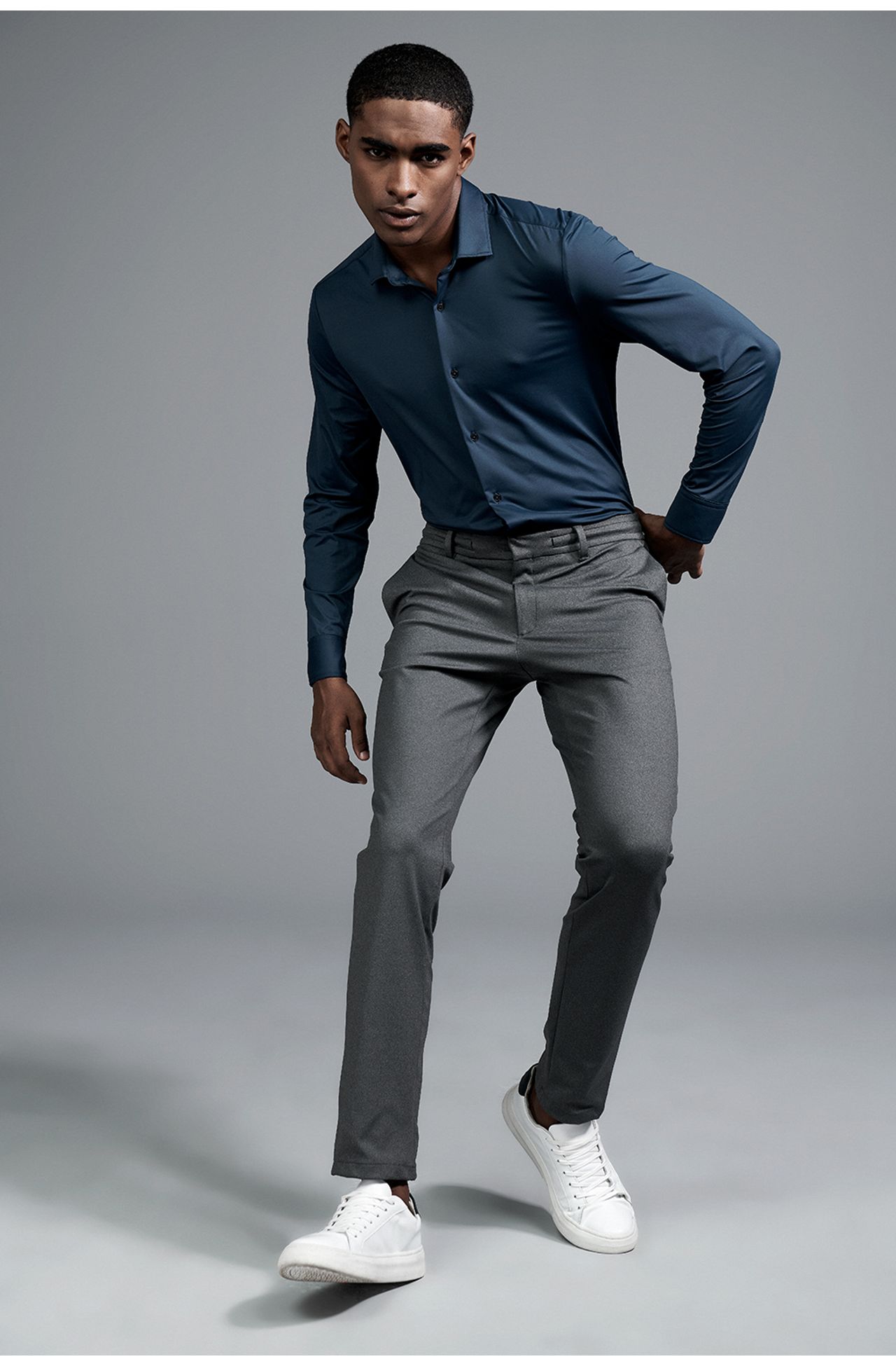 2500GWZ17147_590_3-CAMISA-MALHA-TECH-MANGA-LONGA-AZUL
