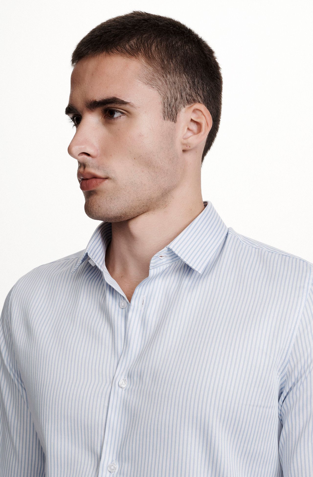 2602GFZ79129_530_2-CAMISA-SOCIAL-SLIM-LISTRADA-AZUL-CLARO