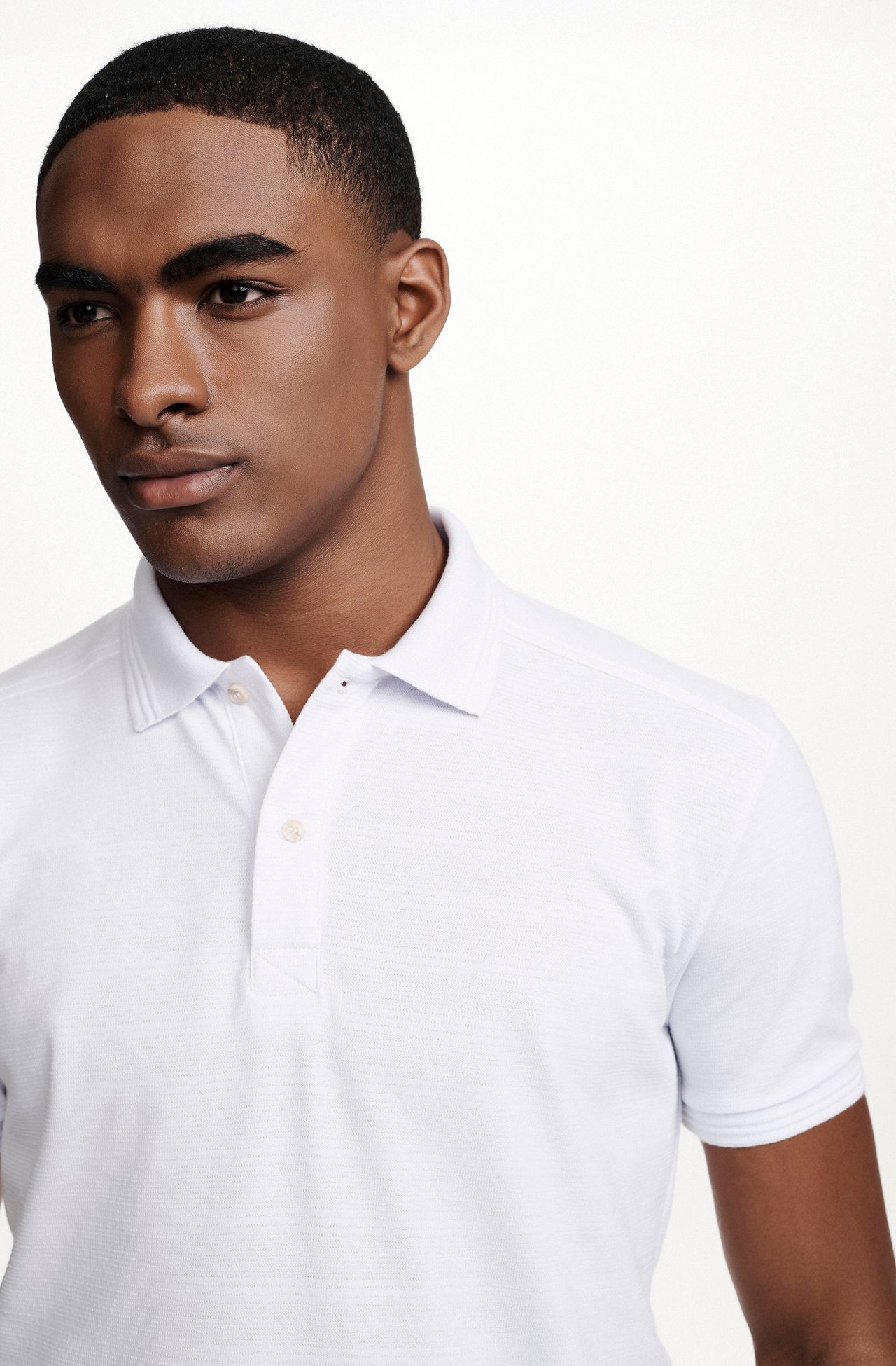 8320ICZ00278_900_4-POLO-MANGA-CURTA-COM-LISTRAS-BRANCA