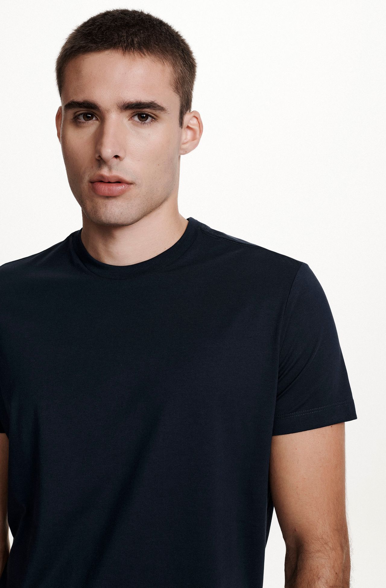 8350CCZ00122_585_4-T-SHIRT-MANGA-CURTA-GOLA-CARECA-PIMA-BRANCA