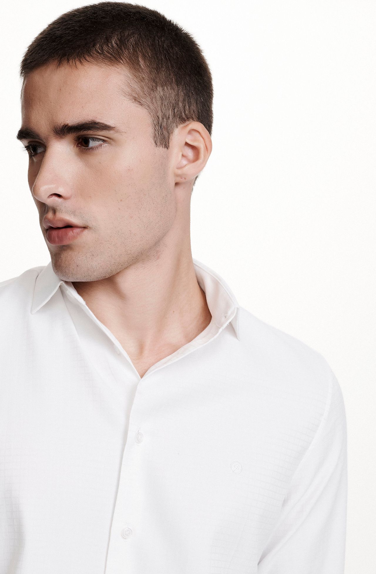 2501GWZ49187_900_4-CAMISA-BRANCA-EM-ALGODAO-EGIPCIO-FACIL-DE-PASSAR
