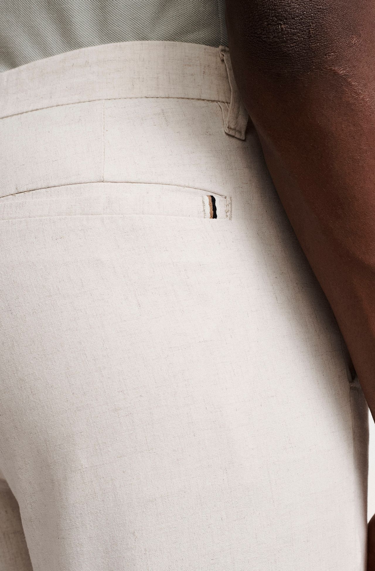 4042JCZ00046_485_3-CALCA-CHINO-LINHO-COM-VISCOSE-BEGE-CLARO