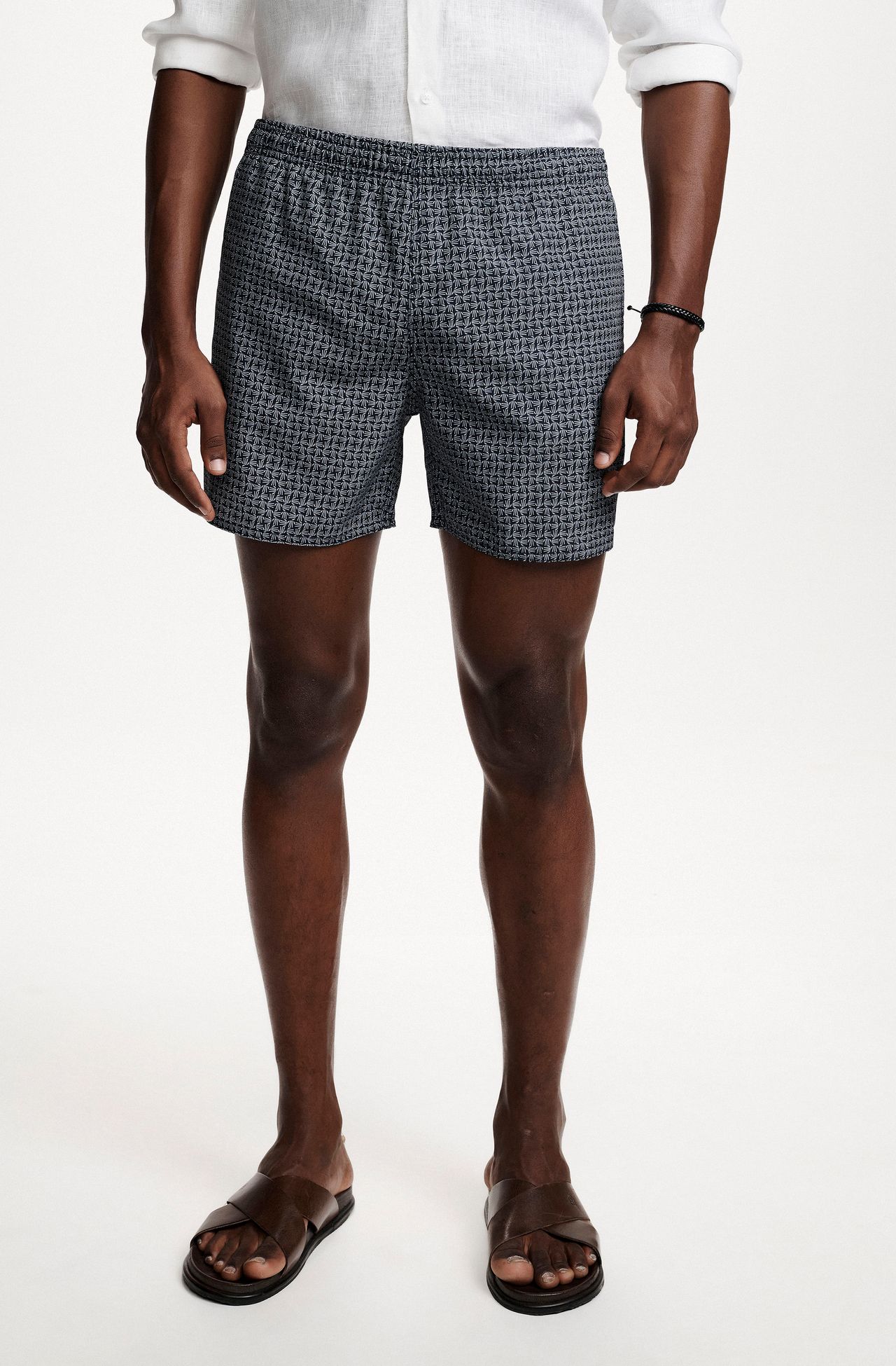 1633BCZ00021_590_2-SHORTS-MICROFIBRA-ESTAMPA-GEOMETRICA-MARINHO