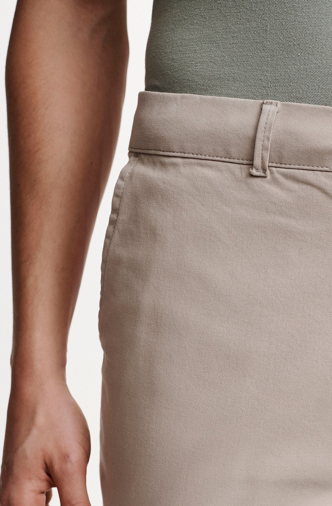 5042UCZ00036_710_3-BERMUDA-CHINO-SARJA-TINTURADA