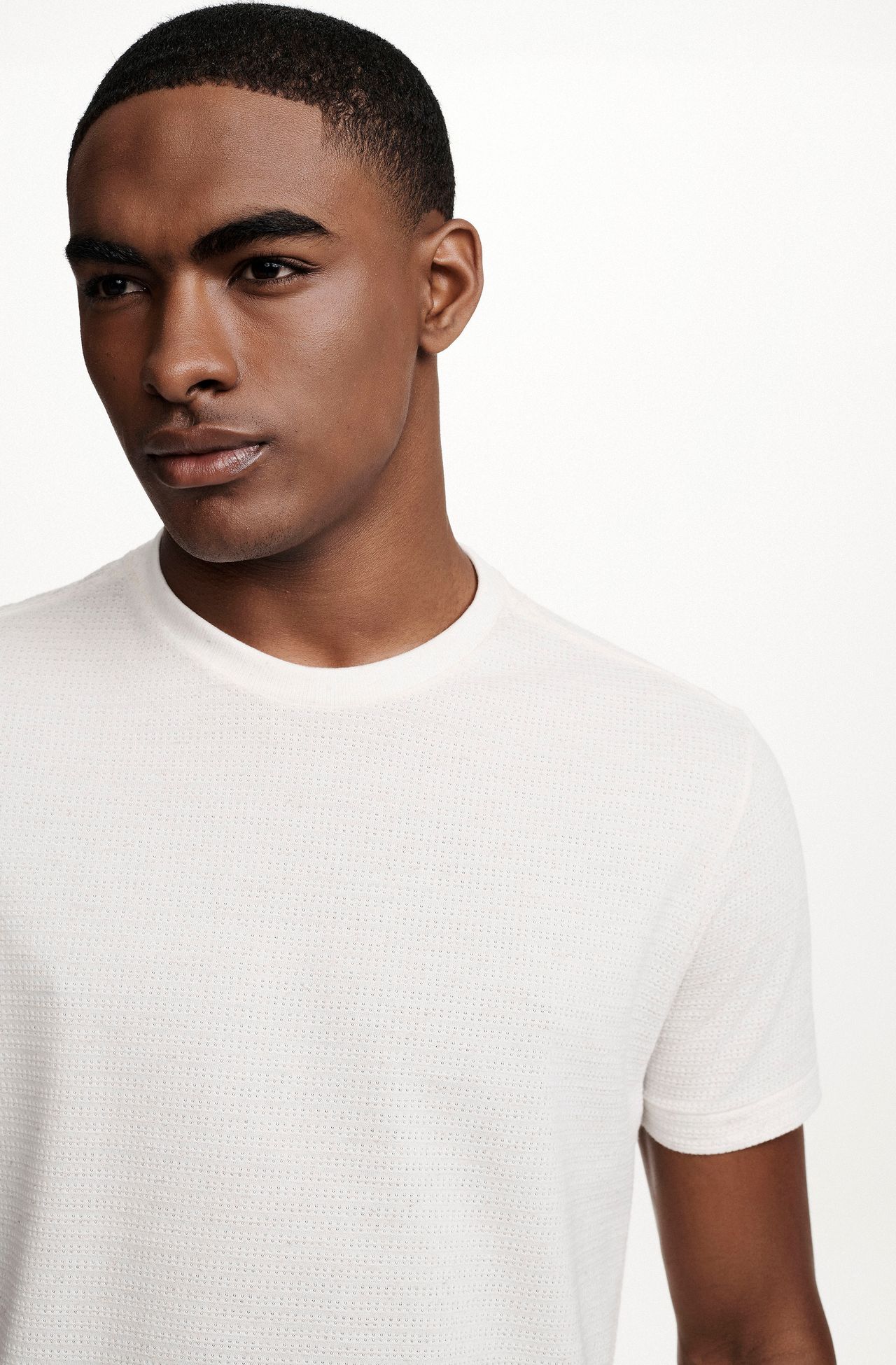 8350CCZ00091_400_4-TSHIRT-MANGA-CURTA