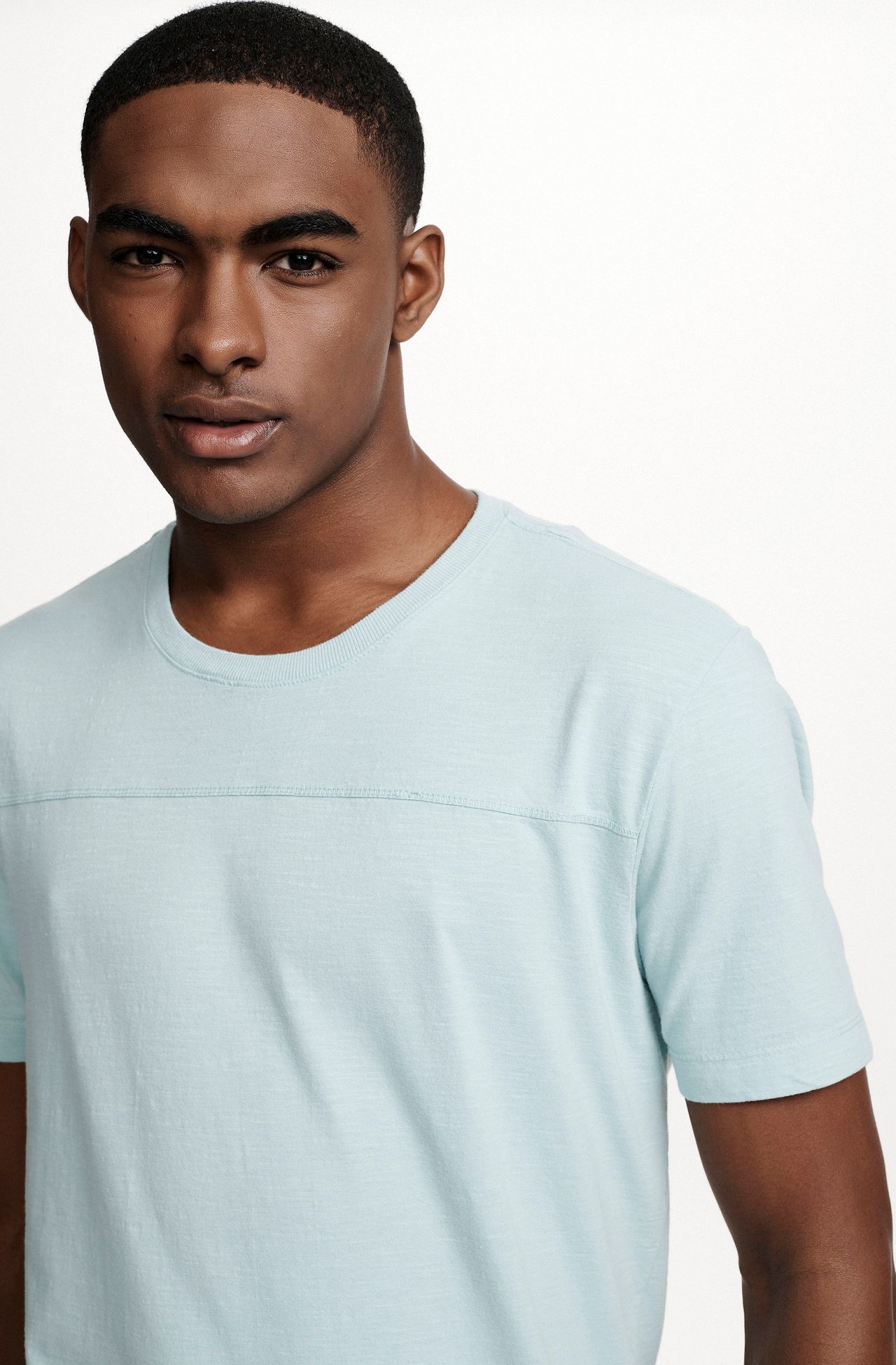 8350CCZ00099_620_4-TSHIRT-MANGA-CURTA