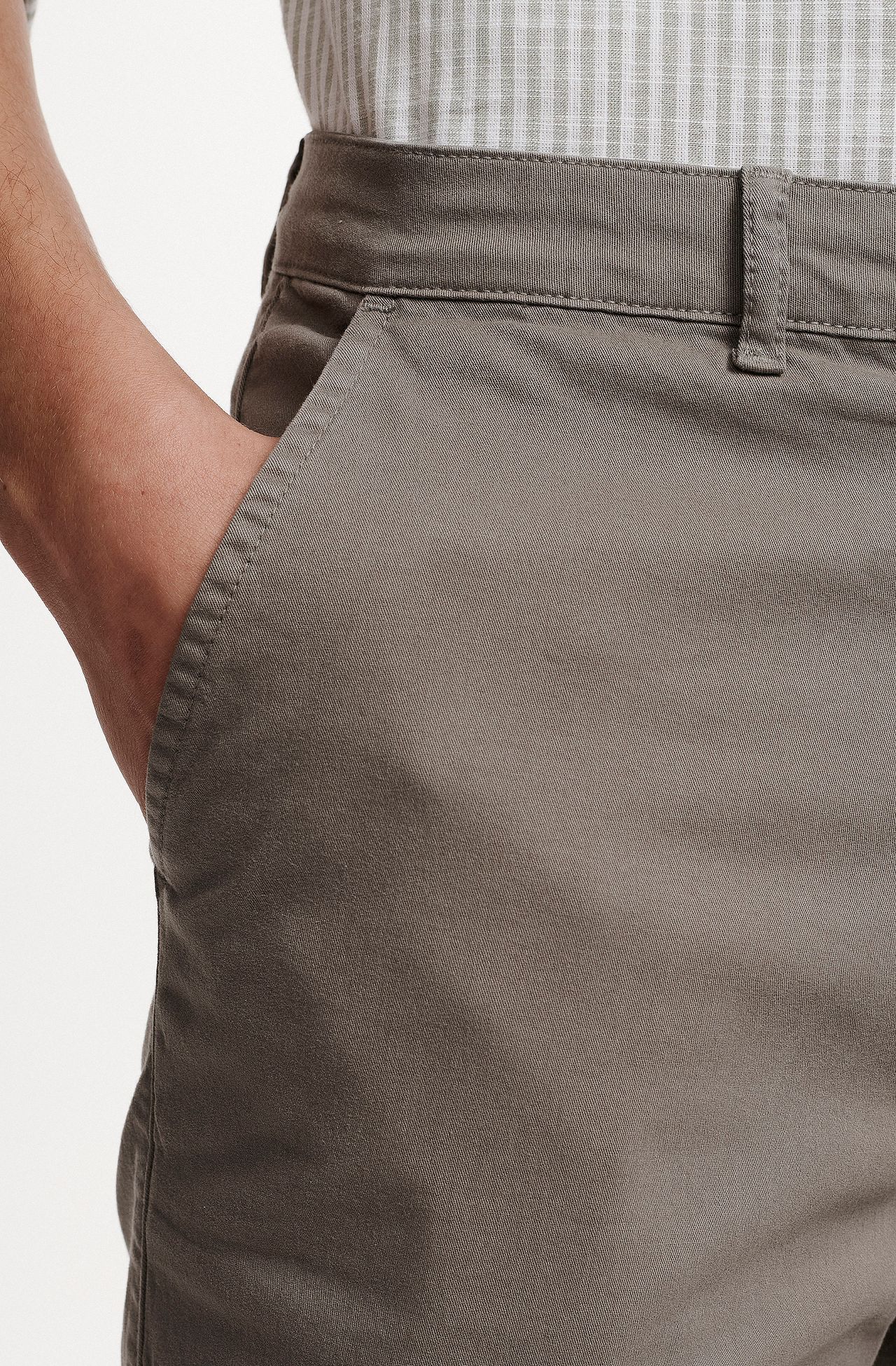 5042UCZ00035_660_3-BERMUDA-CHINO-SARJA-TINTURADA