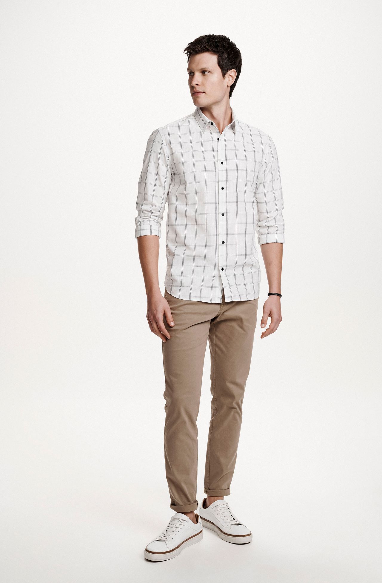 2504VCZ49081_900_1-CAMISA-CASUAL-XADREZ-FIO-TINTO-PRETO-EM-FUNDO-BRANCO