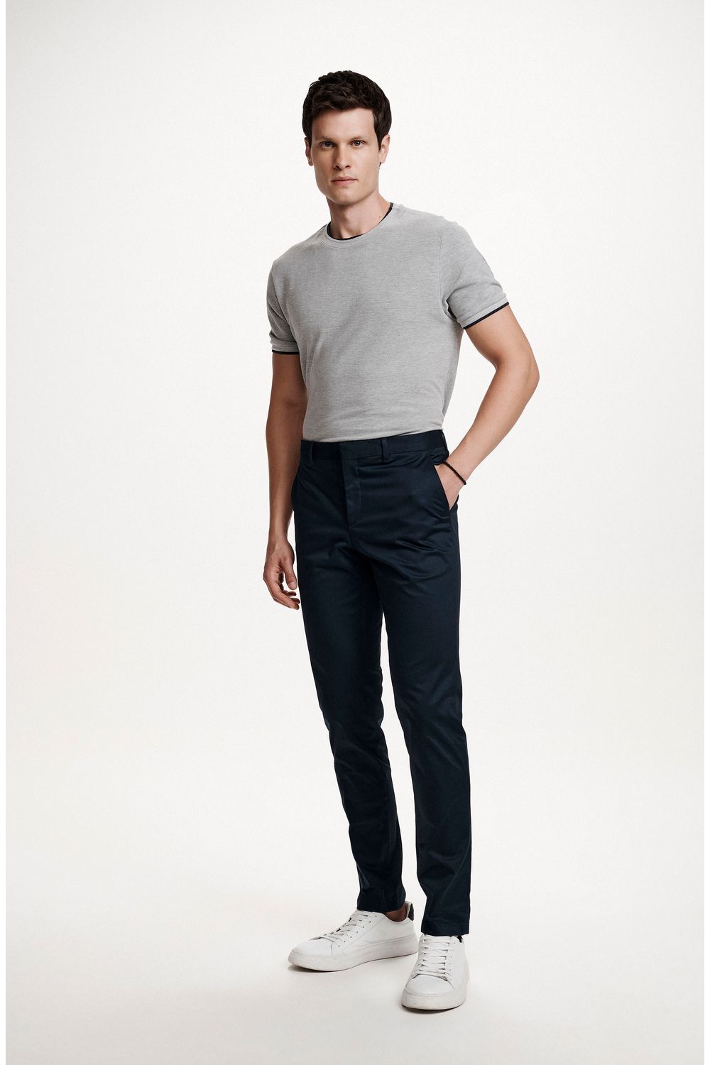 4044NWZ00024_590_1-CALCA-CHINO-ALFAIATARIA-EM-SARJA-CANELADA-MARINHO-STRETCH