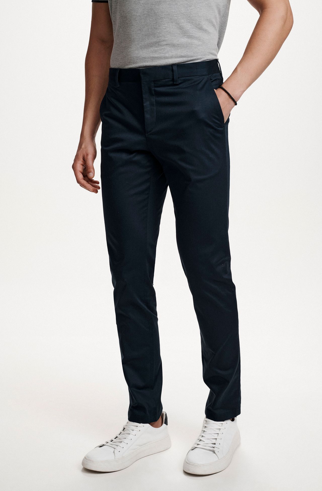 4044NWZ00024_590_2-CALCA-CHINO-ALFAIATARIA-EM-SARJA-CANELADA-MARINHO-STRETCH