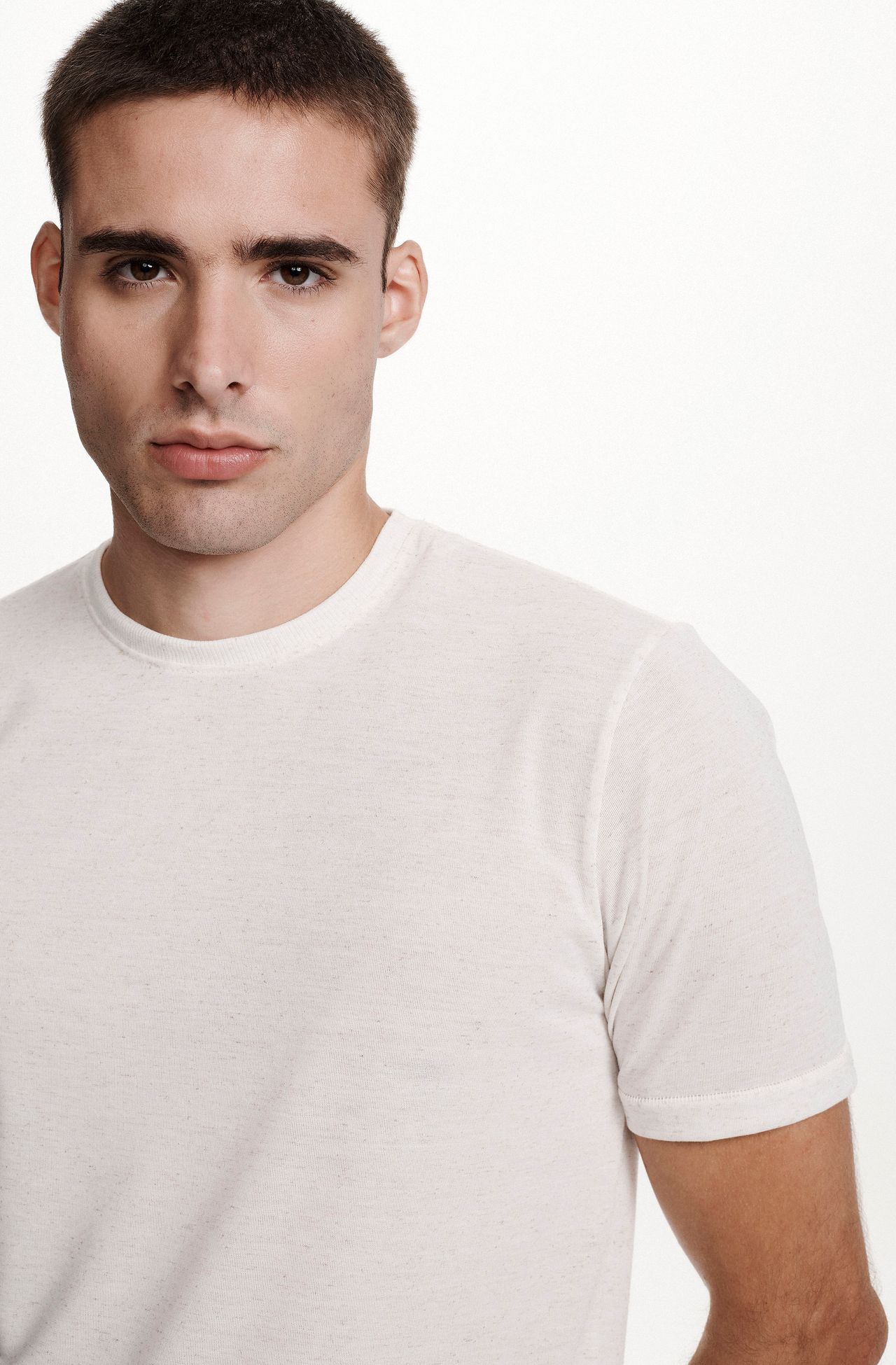 8350CCZ00121_485_4-T-SHIRT-MANGA-CURTA-LINHO-CAQUI