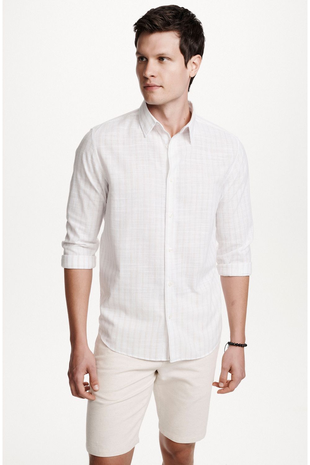 2502VCZ49084_420_2-CAMISA-CASUAL-LISTRADA-KHAKI-E-BRANCA