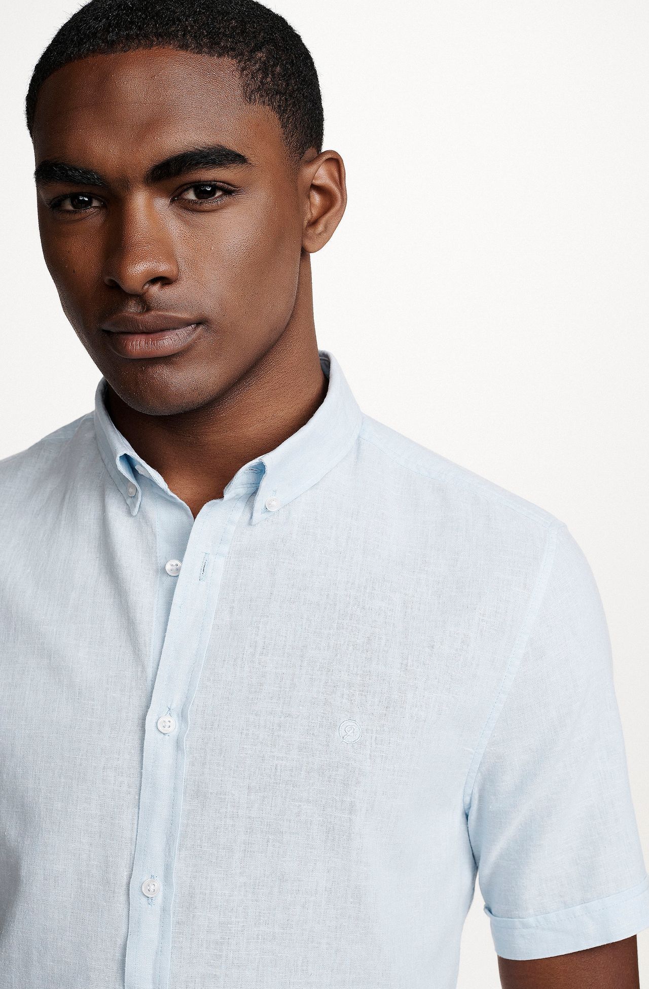 2401VCZ15162_533_4-CAMISA-MANGA-CURTA-BUTTON-DOWN