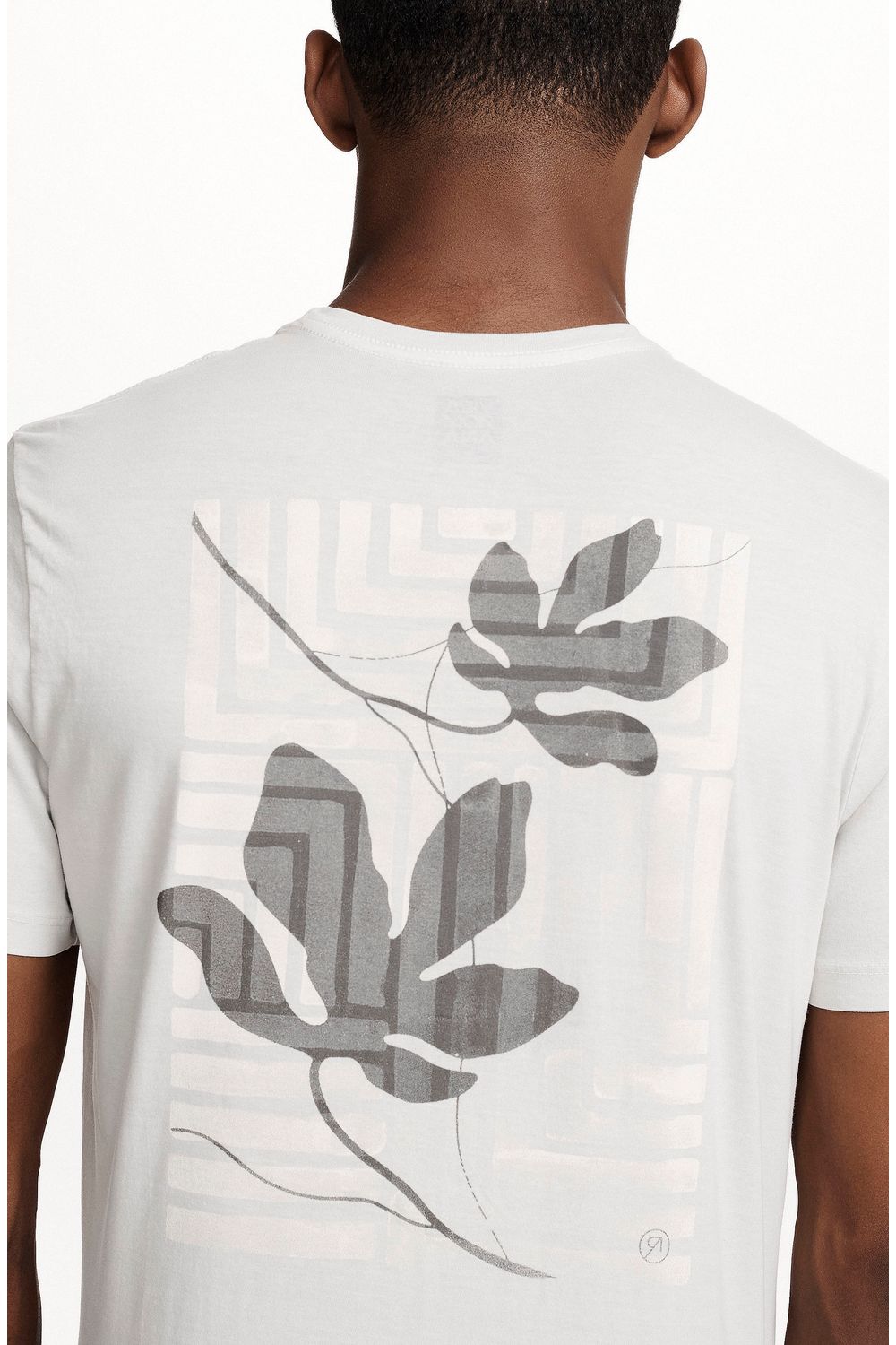 8353CCZ00245_425_1-T-SHIRT-MANGA-CURTA-ESTAMPA-FOLHAS-GRAFICAS-BEGE