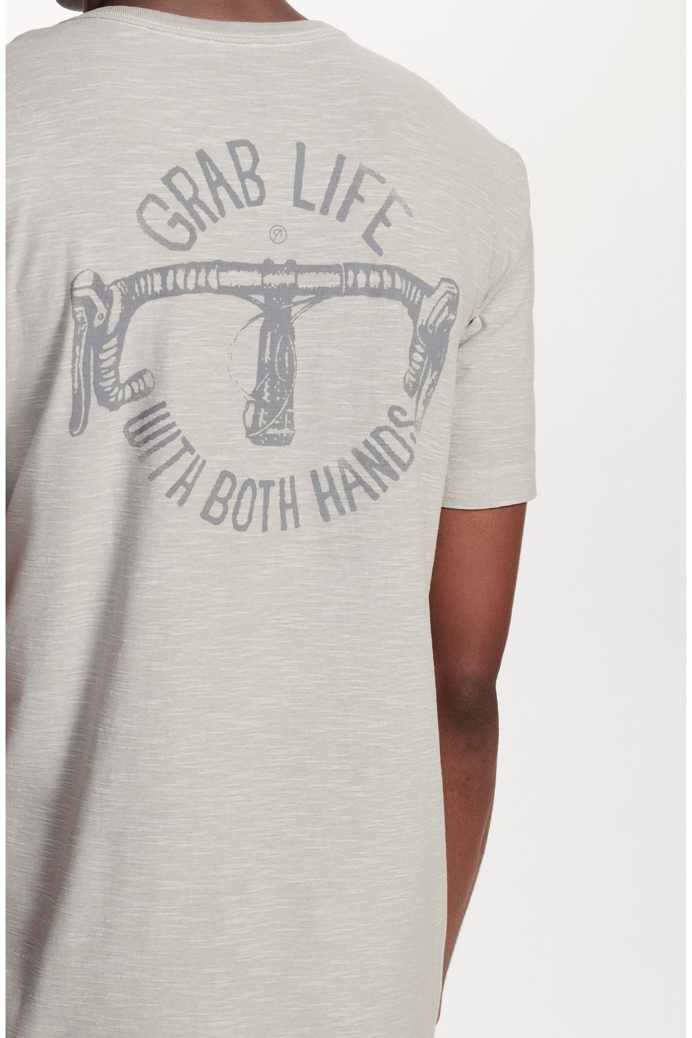 8353CCZ00205_945_1-T-SHIRT-MANGA-CURTA-GRAB-LIFE