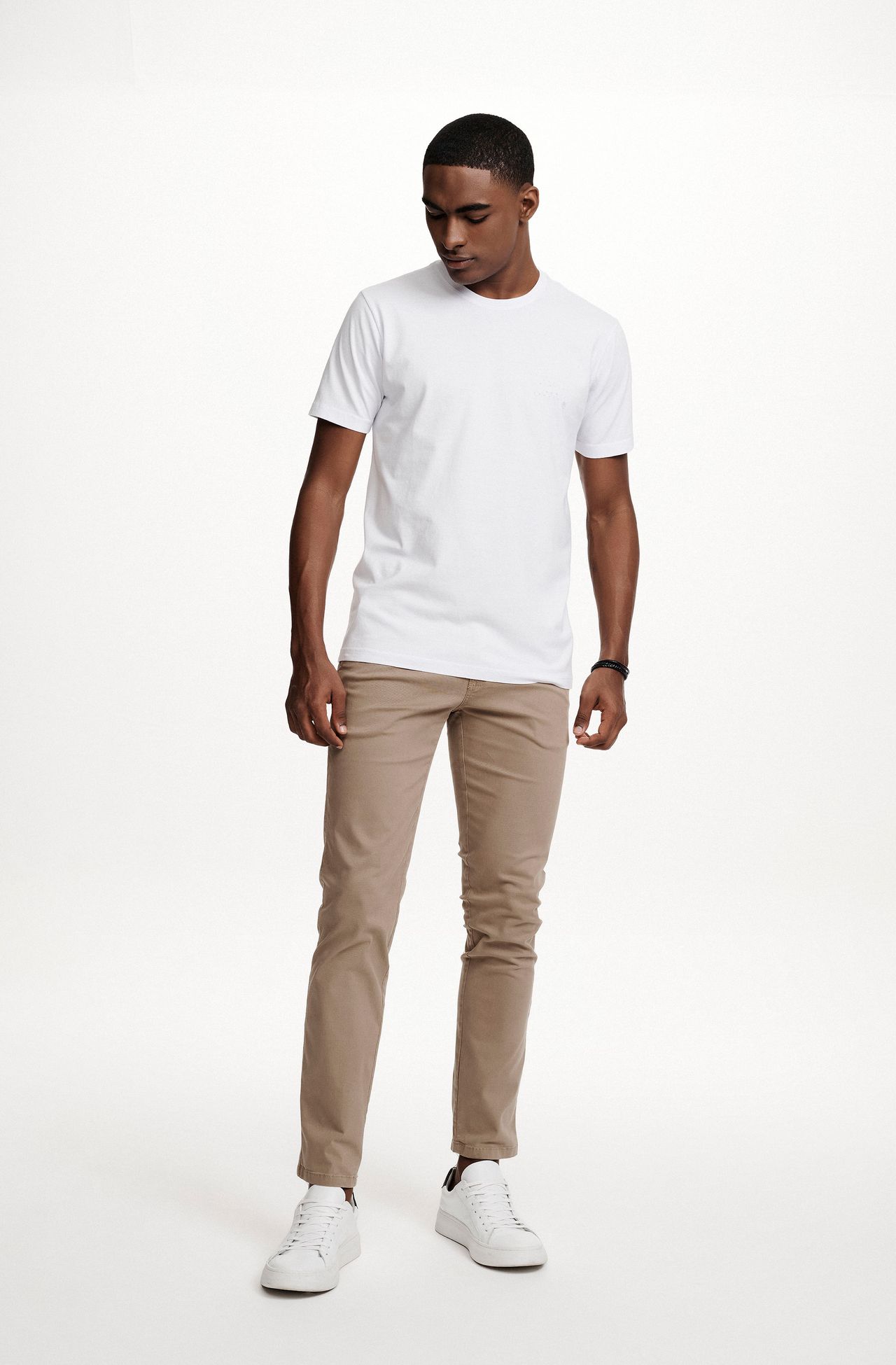 8353CCZ00243_900_3-T-SHIRT-MANGA-CURTA-ESTAMPA-TENNIS-BALL-DE-ALGODAO