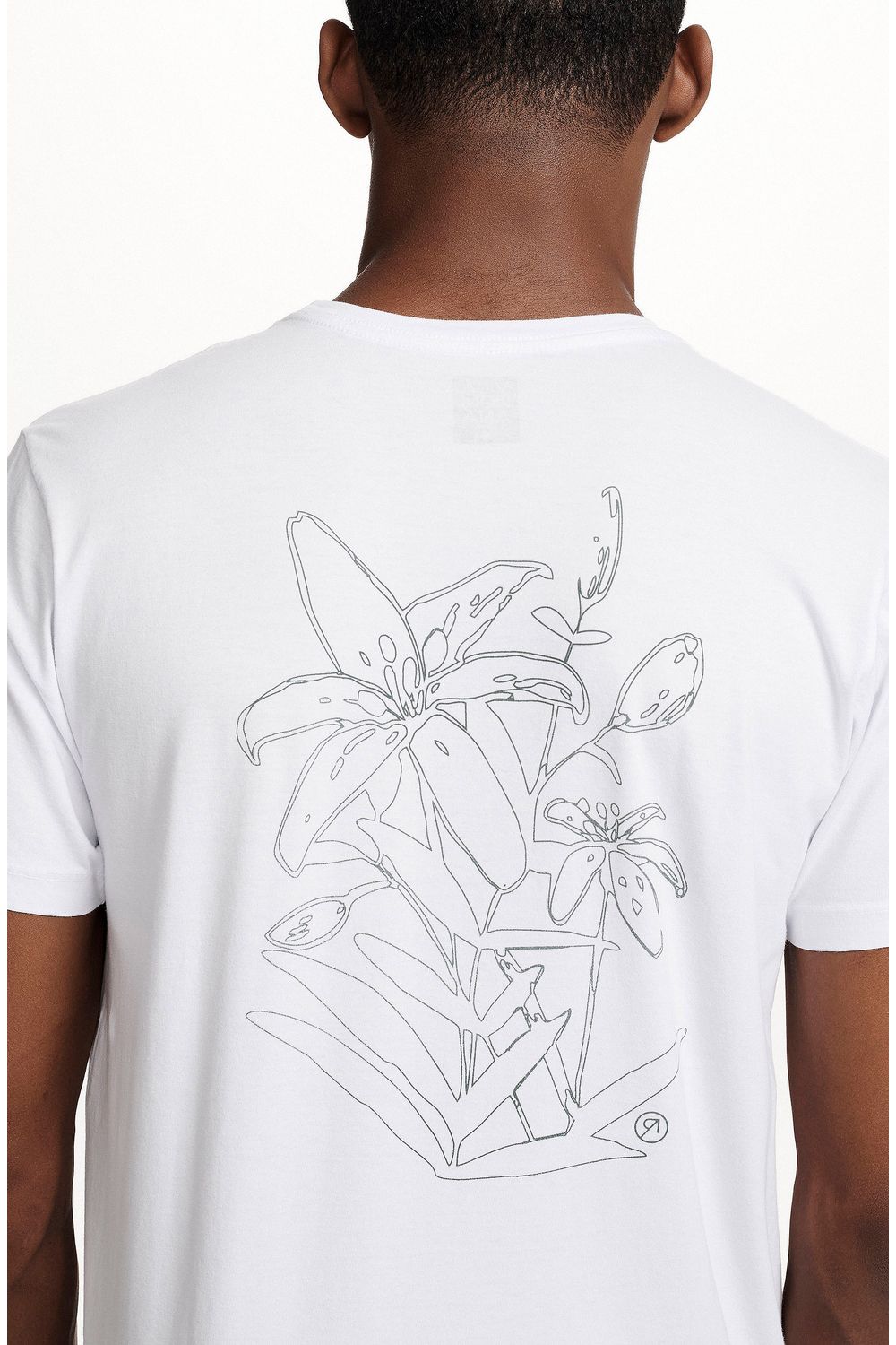 8353CCZ00244_900_1-T-SHIRT-MANGA-CURTA--ESTAMPA--LIRIO-DE-ALGODAO-VERDE