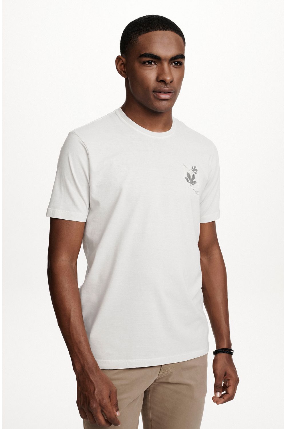 8353CCZ00245_425_2-T-SHIRT-MANGA-CURTA-ESTAMPA-FOLHAS-GRAFICAS-BEGE