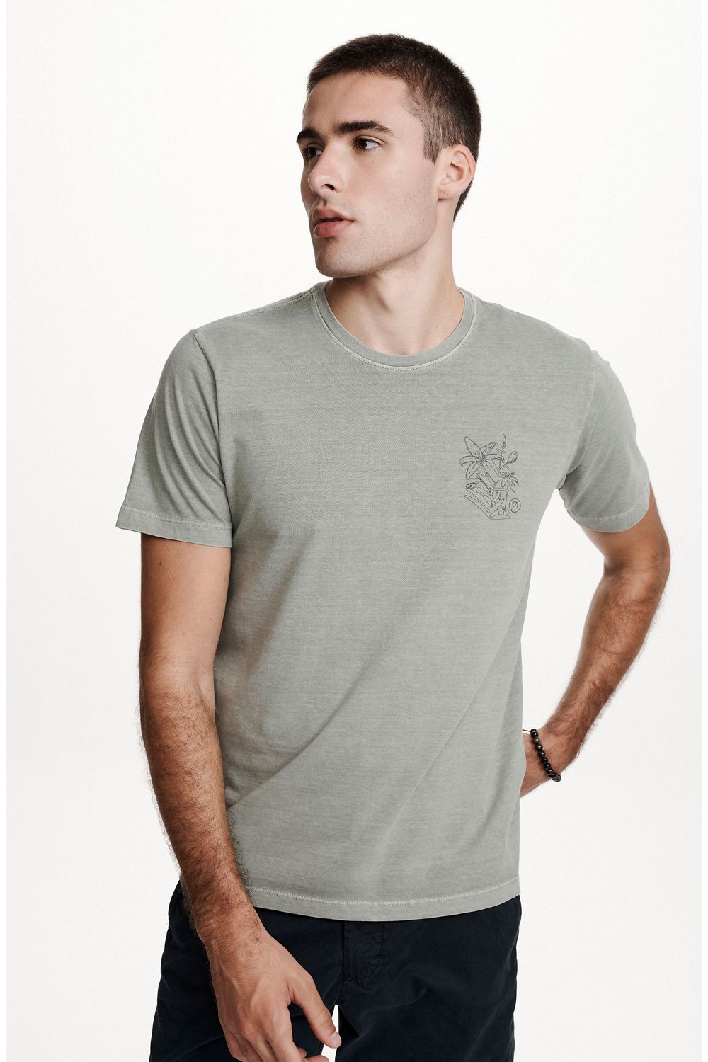 8353CCZ00244_660_2-T-SHIRT-MANGA-CURTA--ESTAMPA--LIRIO-DE-ALGODAO-VERDE