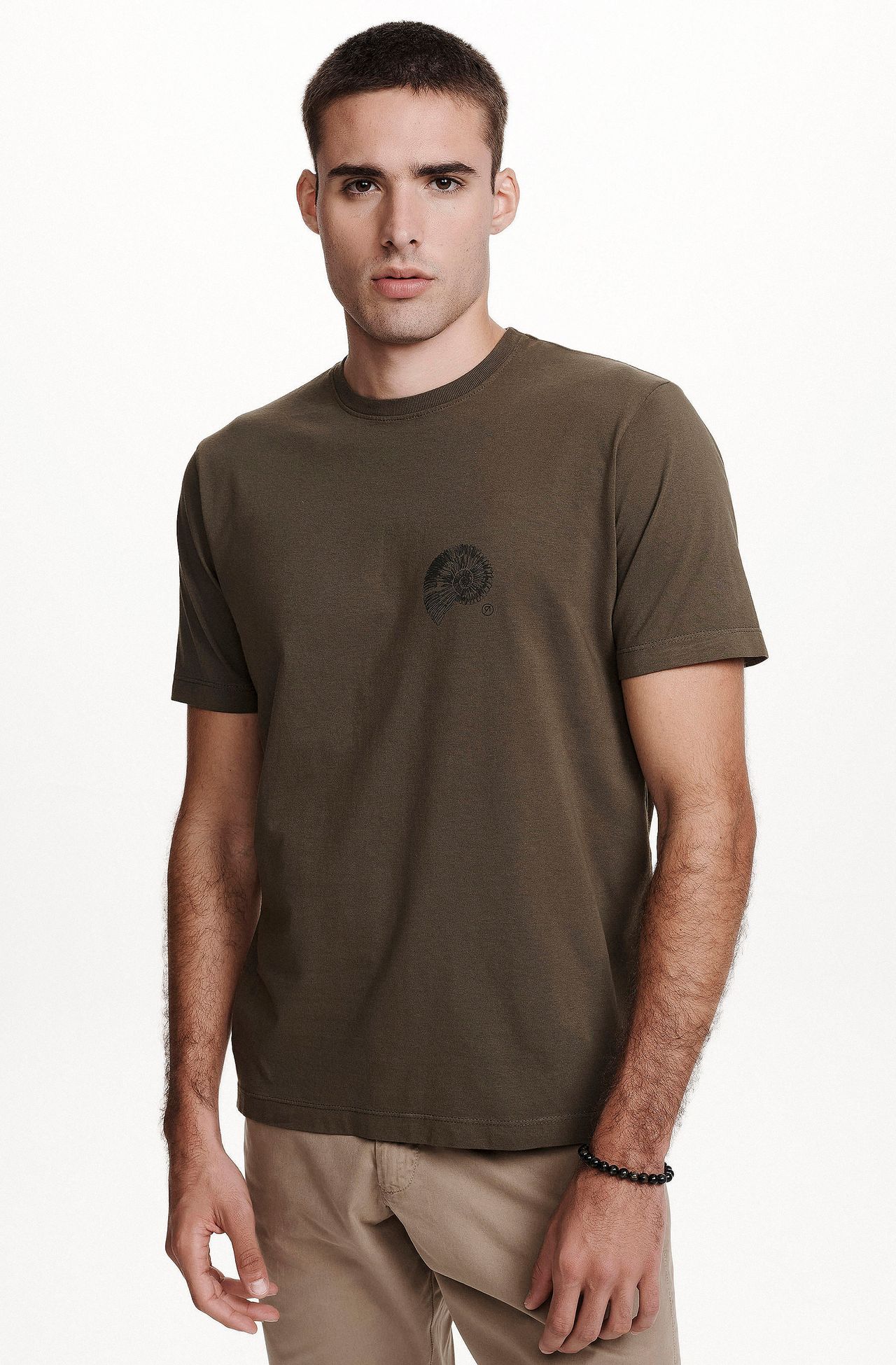 8353CCZ00251_690_2-T-SHIRT-MANGA-CURTA-ESTAMPA-CONCHA-DE-ALGODAO-AMARELO