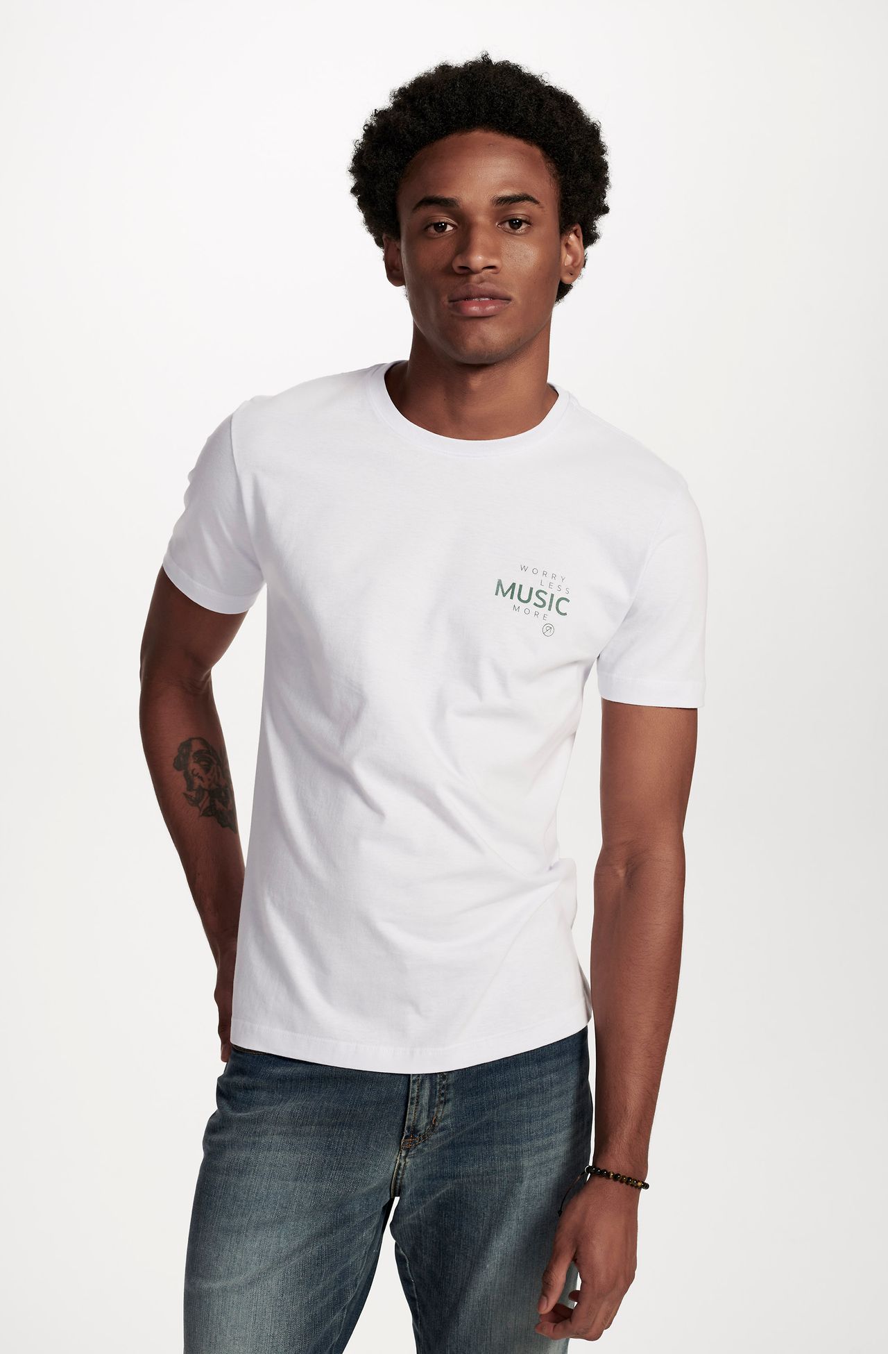 8353CCZ00211_900_2-T-SHIRT-MANGA-CURTA-GRAFICA-MUSIC