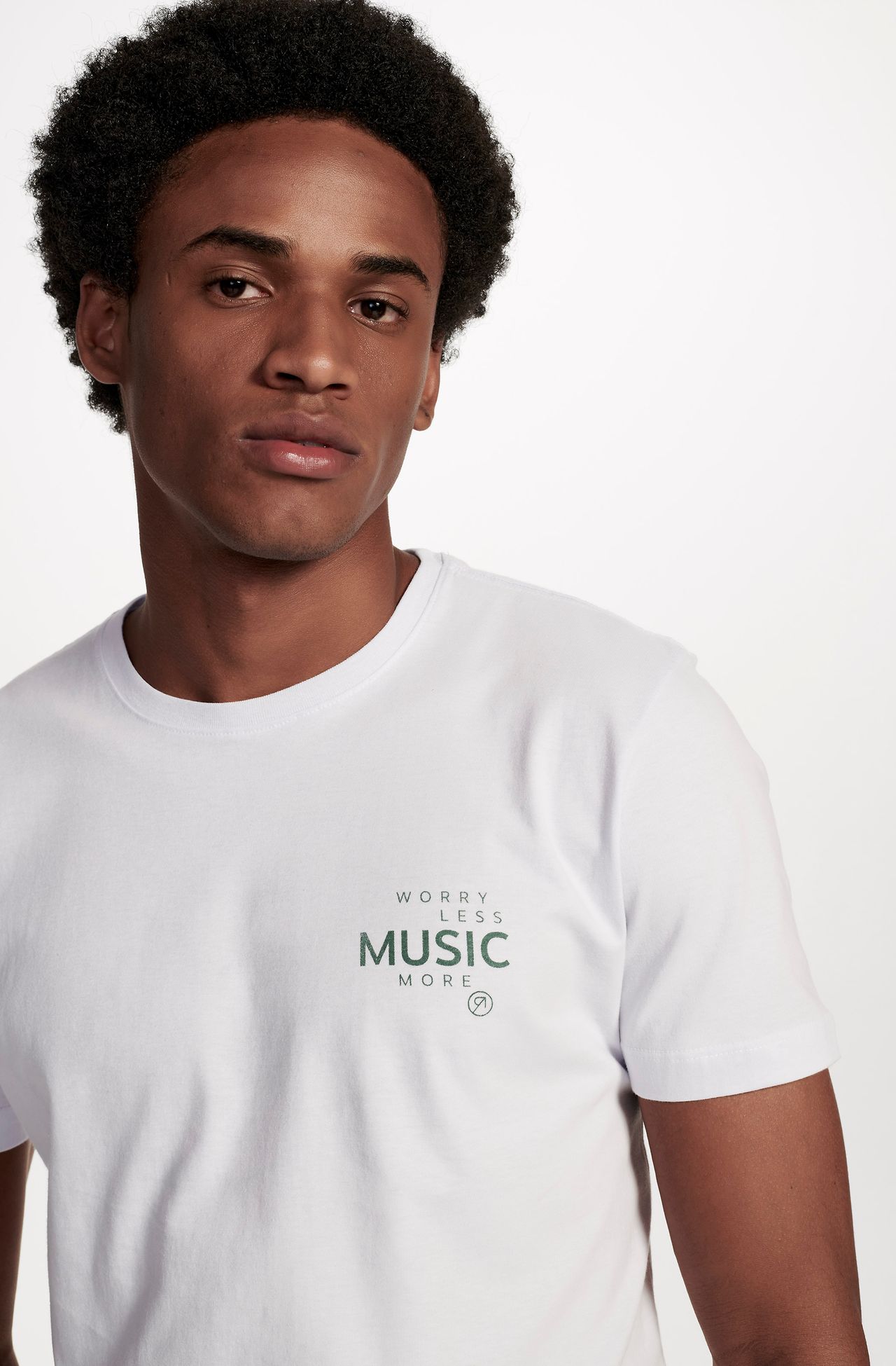 8353CCZ00211_900_4-T-SHIRT-MANGA-CURTA-GRAFICA-MUSIC